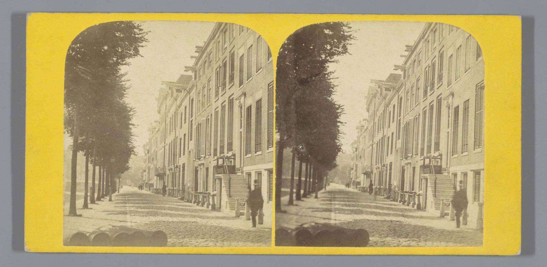 Gezicht op de Keizersgracht bij de Vijzelstraat in Amsterdam by Pieter Oosterhuis