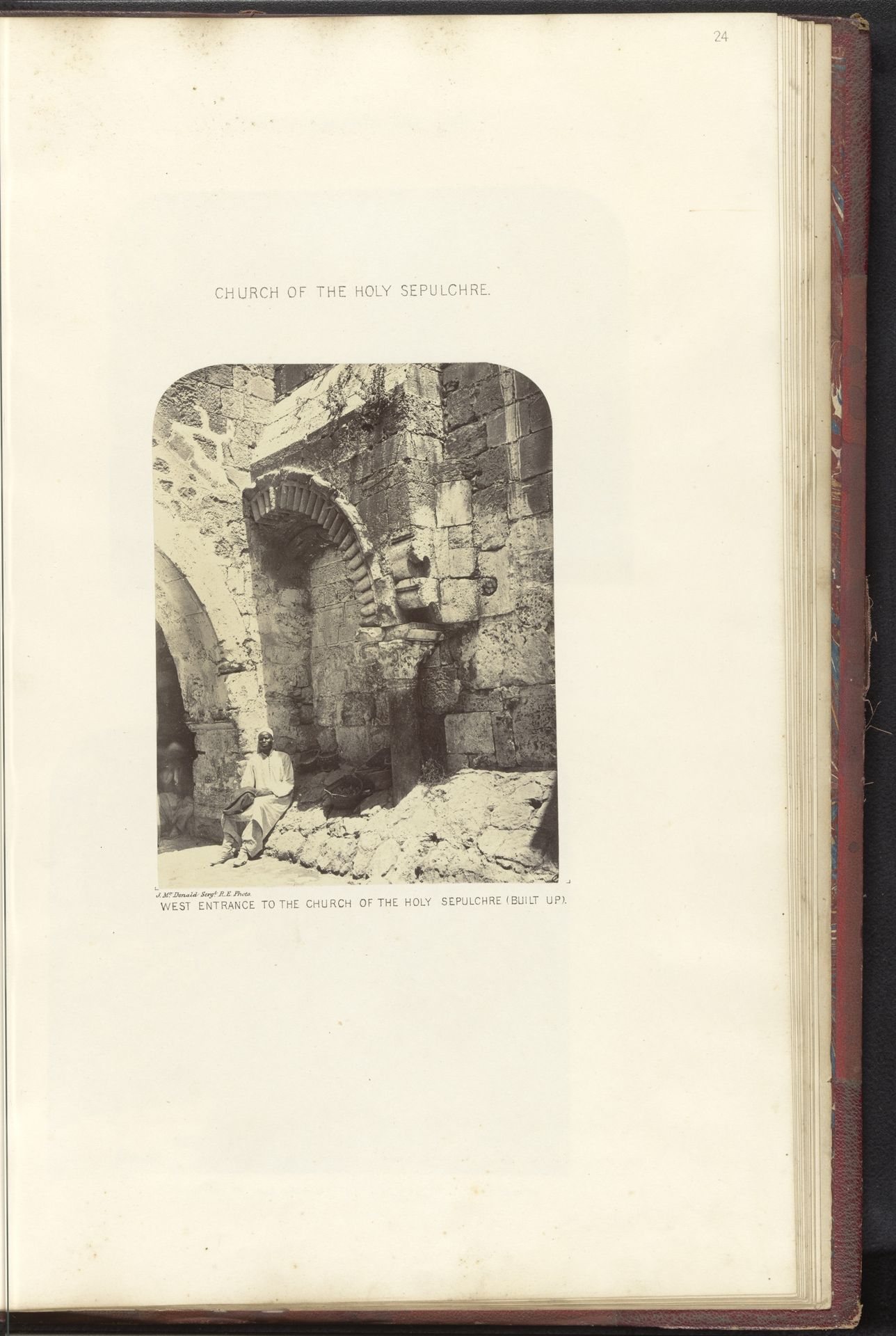 Gezicht op westelijke ingang van de Heilig Grafkerk in Jeruzalem by James McDonald