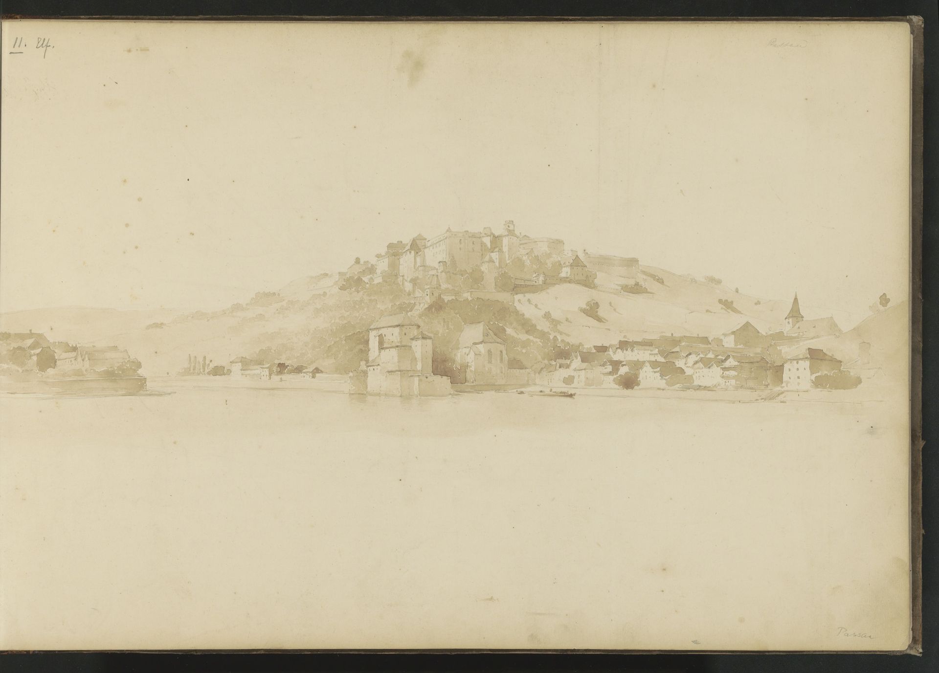 Gezicht op Passau met de Veste Oberhaus op de Georgsberg by Kasparus Karsen