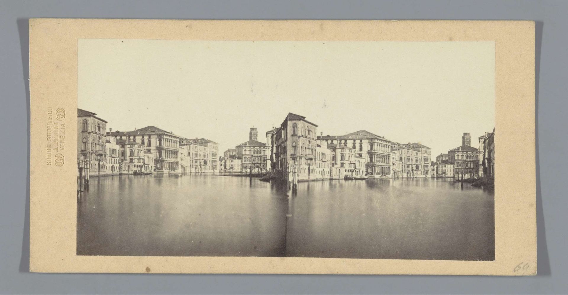 Gezicht op het Canal Grande te Venetië by Antonio Perini