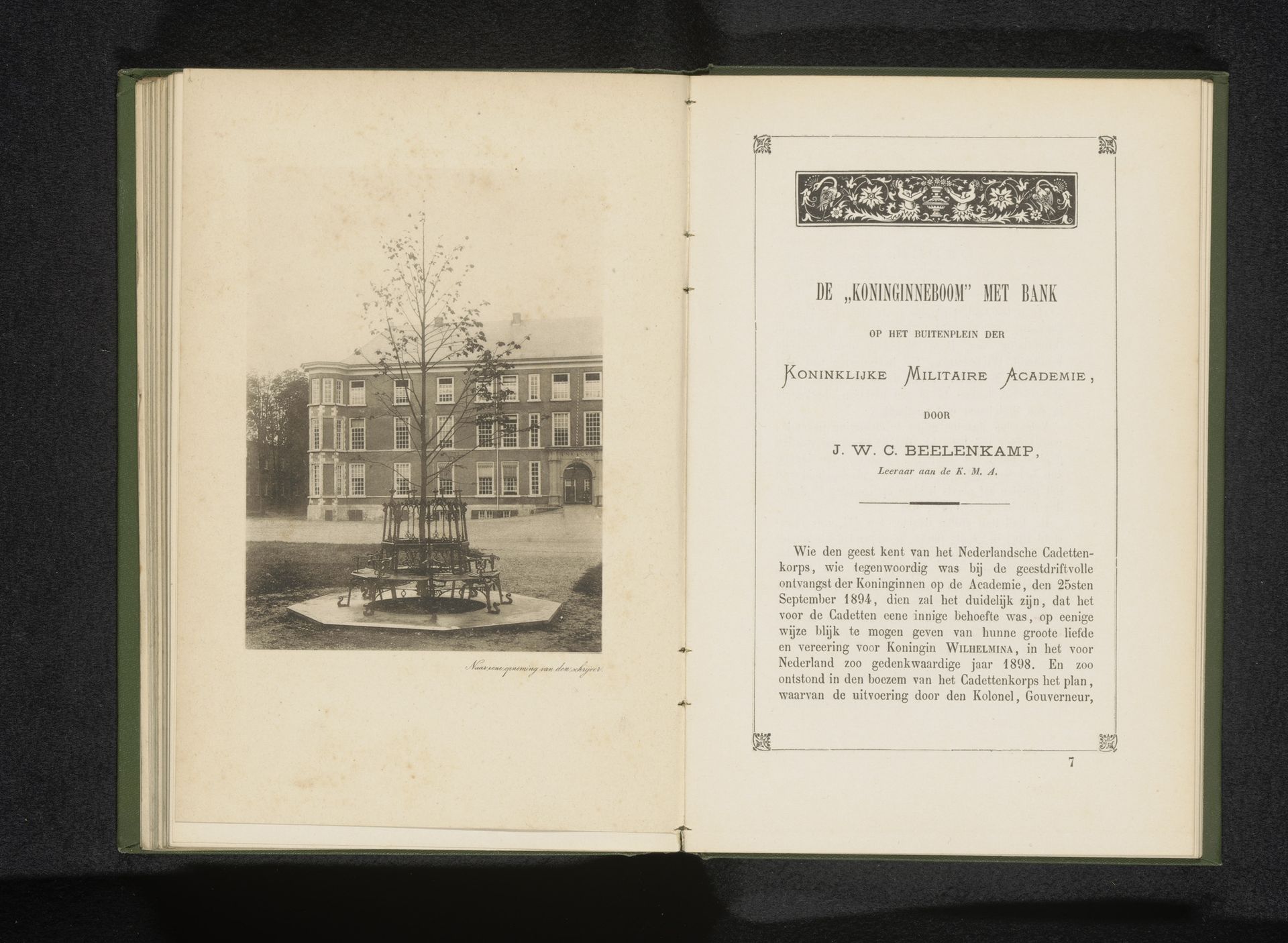 Boom en bank op het buitenplein van de Koninklijke Militaire Academie in Breda by J.W.C. Beelenkamp