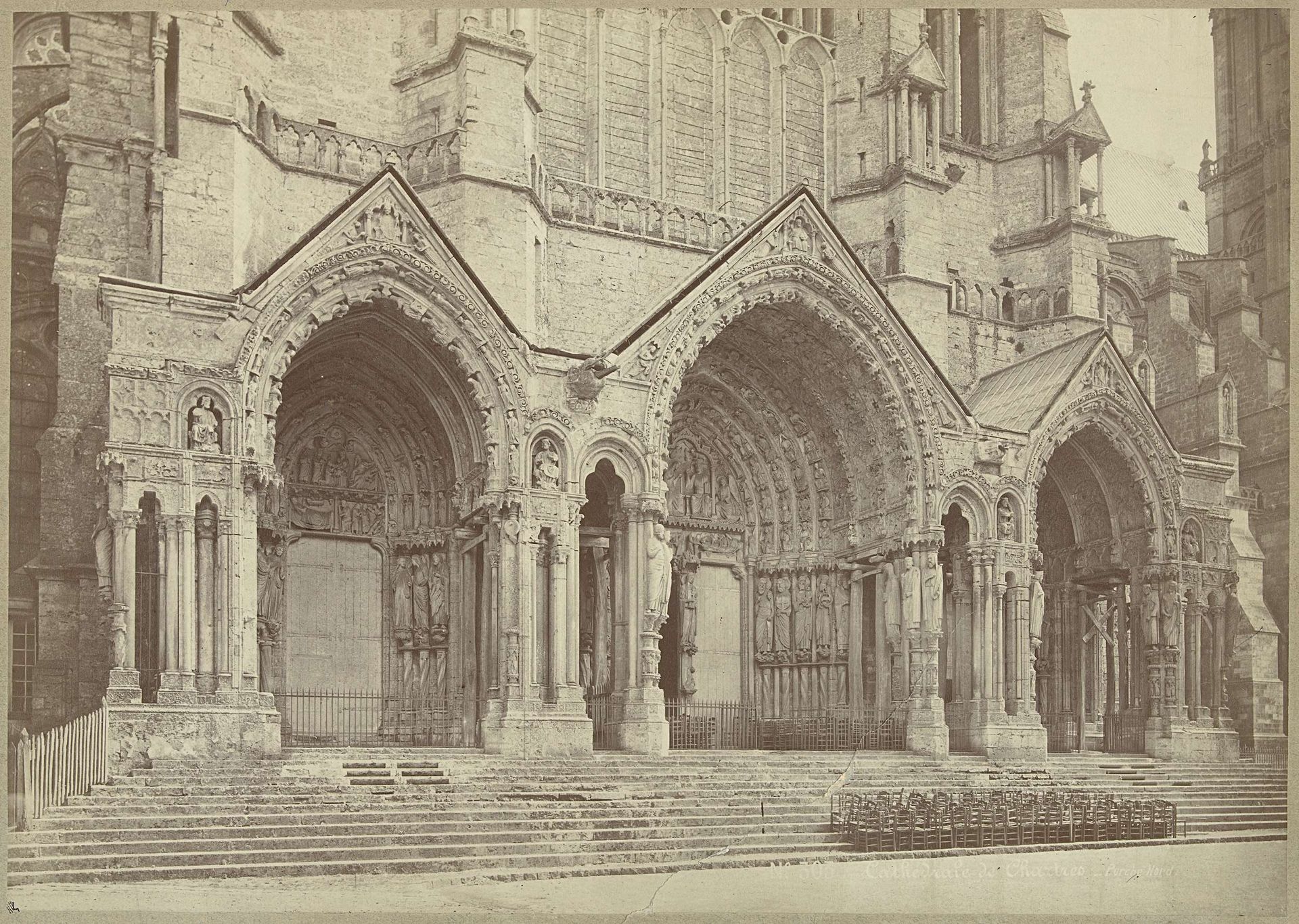 Portalen van de kathedraal van Chartres, noordzijde by Médéric Mieusement