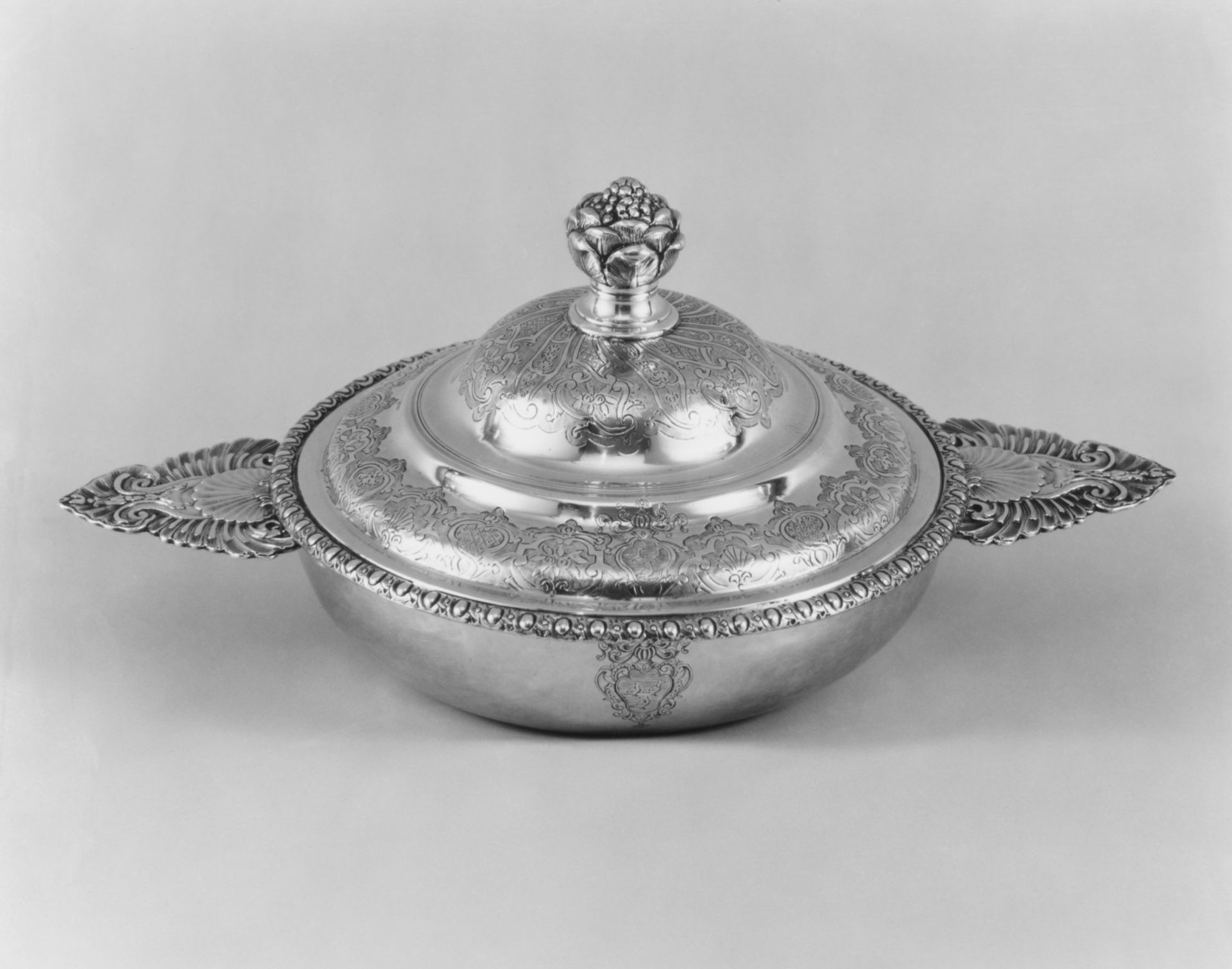 Broth bowl with cover (écuelle) by Pierre-Henry Chéret