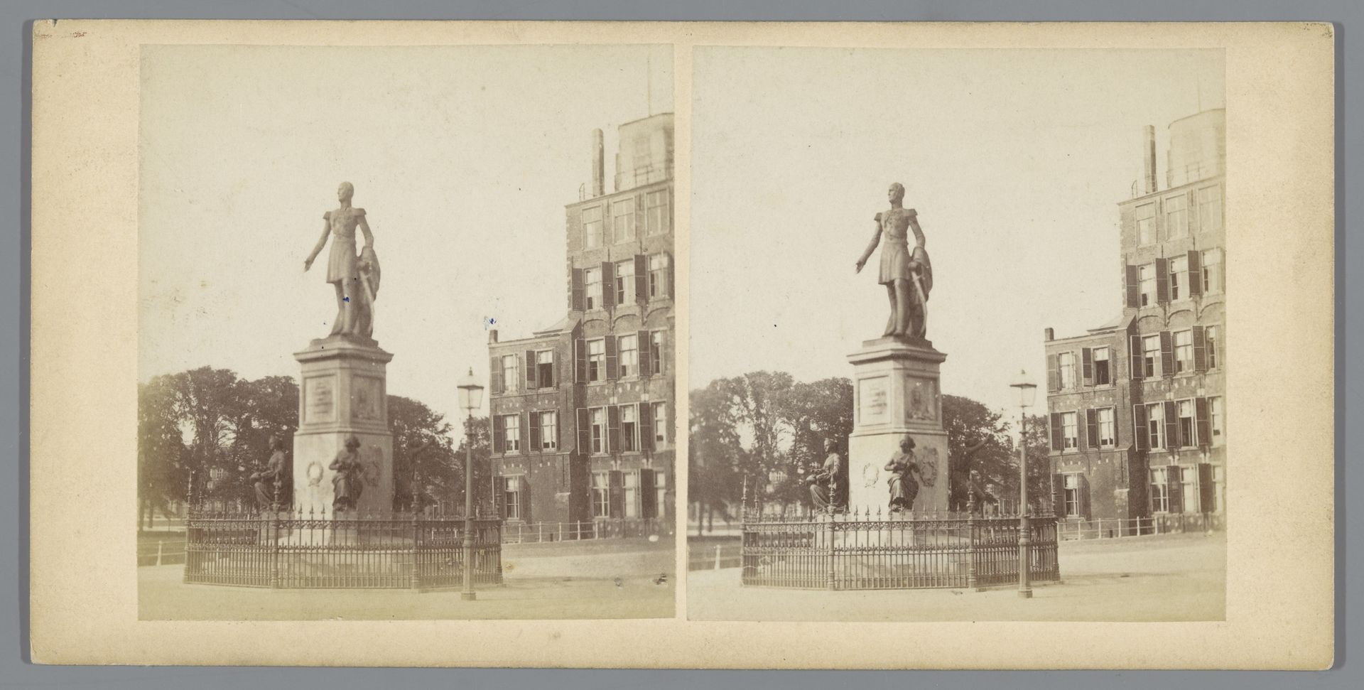 Standbeeld van koning Willem II op het Buitenhof in Den Haag by Anonymous