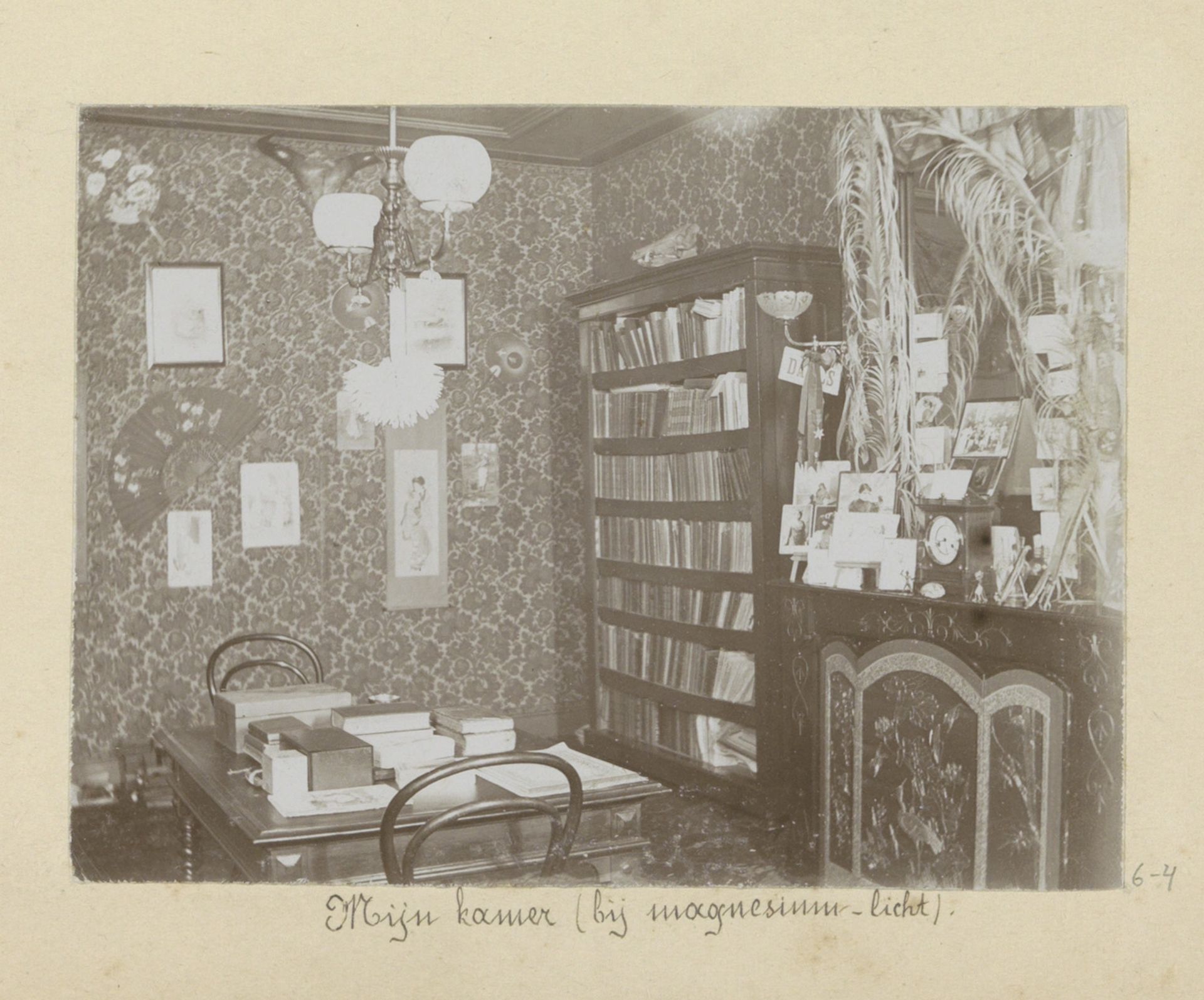 Interieur van de kamer van Hendrik Herman van den Berg by Hendrik Herman van den Berg