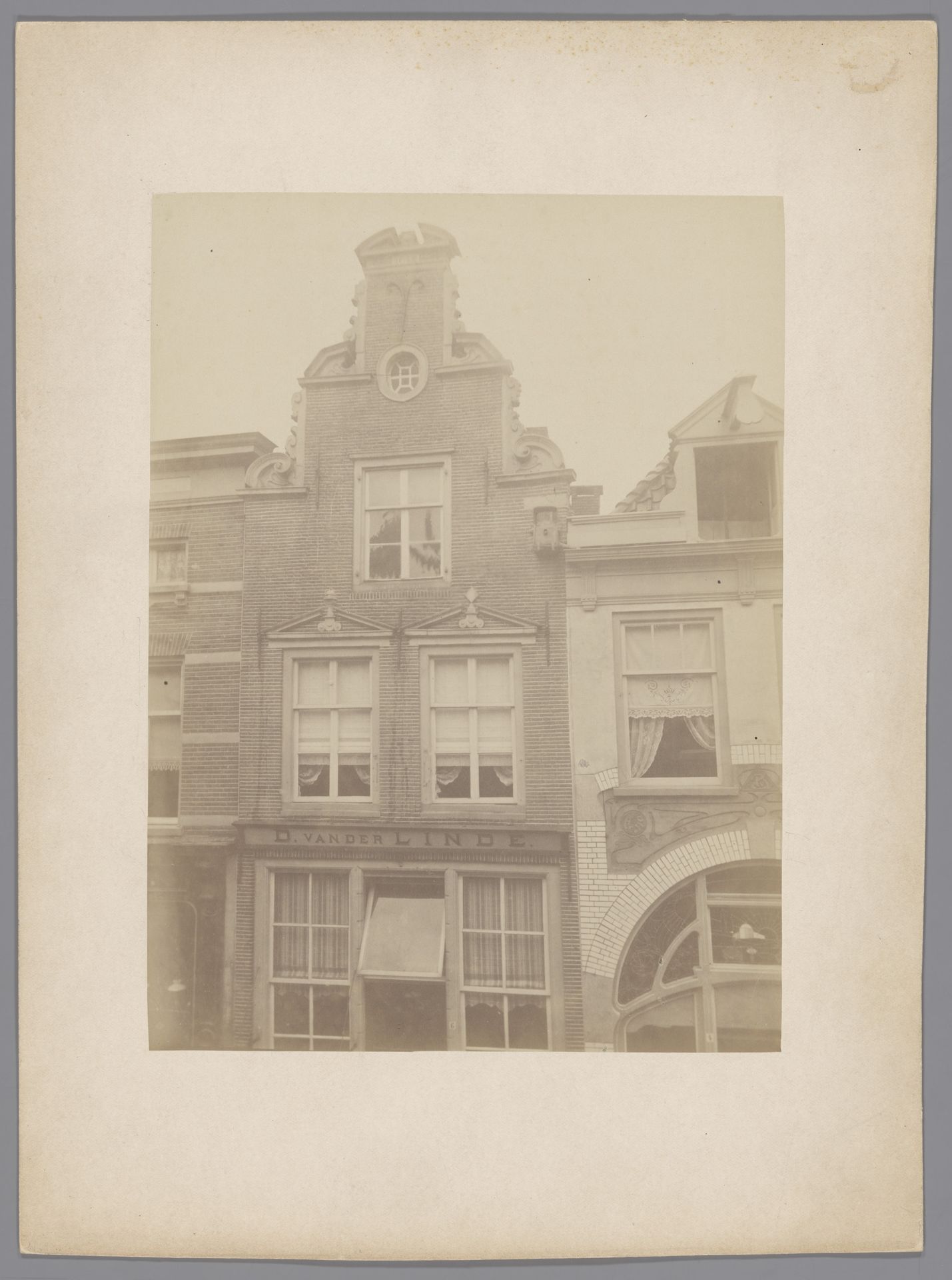 Façade van een woonhuis in de Sprongstraat te Zutphen by anoniem (Monumentenzorg)
