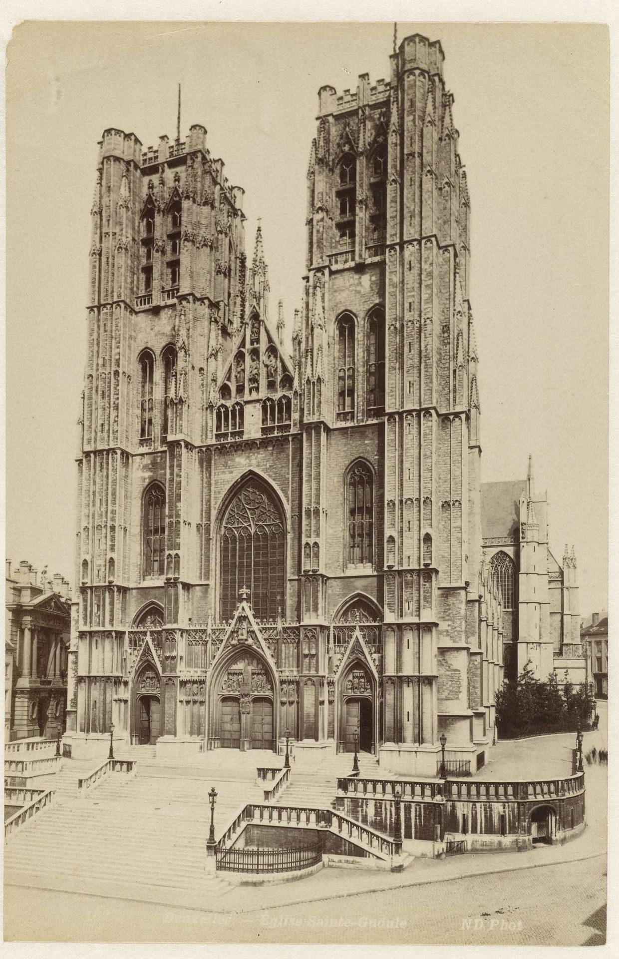 Kathedraal van Sint-Michiel en Sint-Goedele, Brussel by Étienne Neurdein