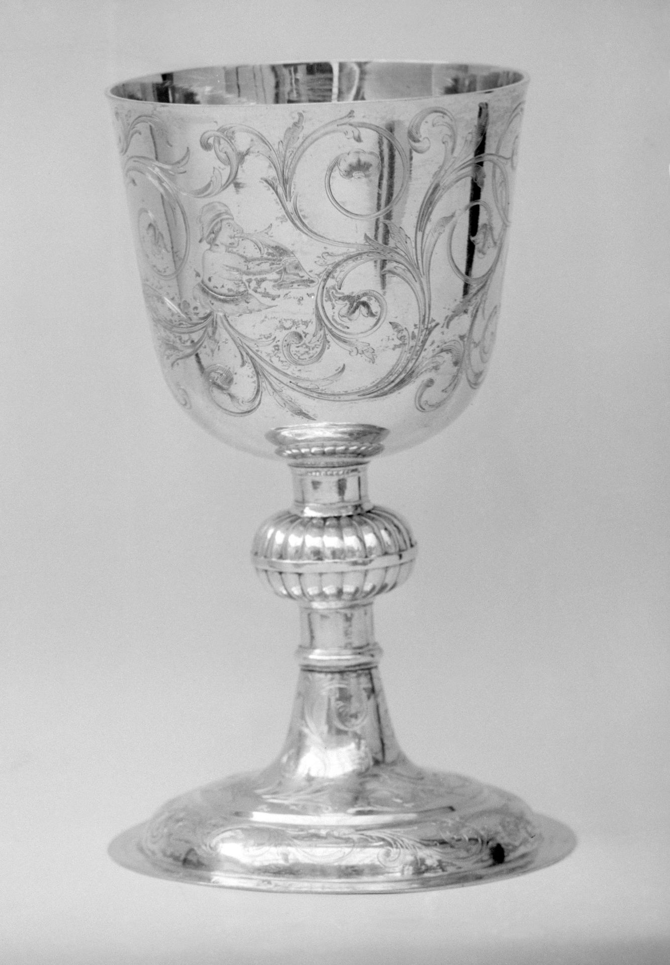 Standing cup by Niels Jonsen