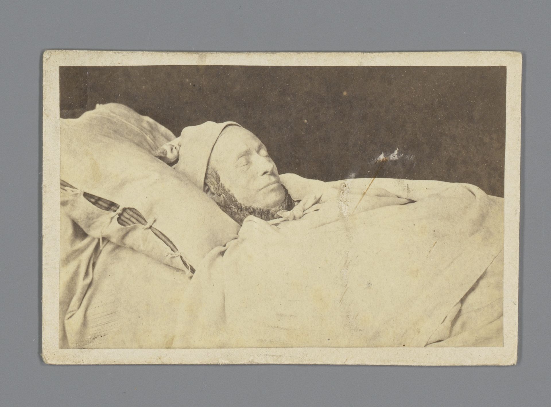 Post-mortemportret van een onbekende man by Pierre Vanhuysen