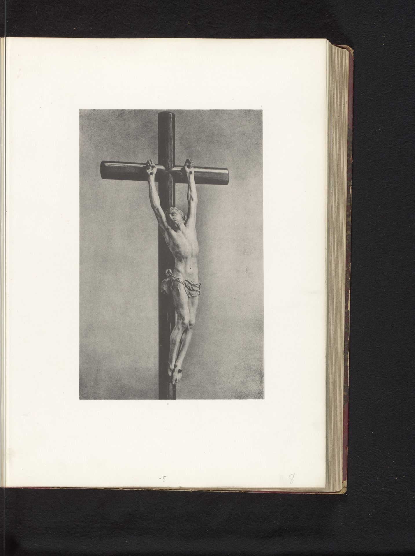 Crucifix van ivoor uit de bisschoppelijke kapel in Gent, opgesteld op een tentoonstelling over religieuze objecten uit de middeleeuwen en renaissance in 1864 in Mechelen by Joseph Maes