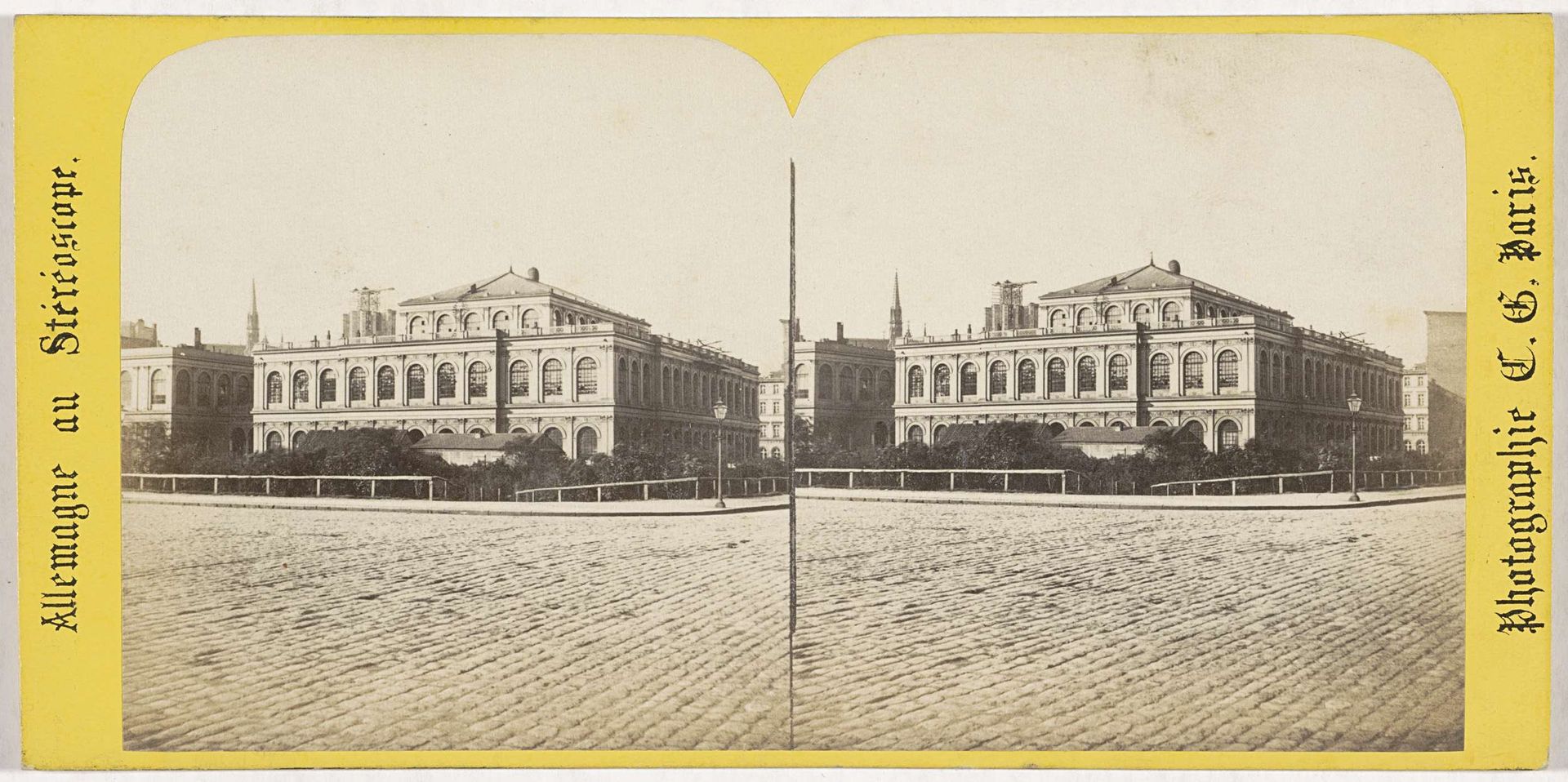 Achterzijde van de Beurs aan het Raadhuisplein in Hamburg, Duitsland by Charles Gaudin