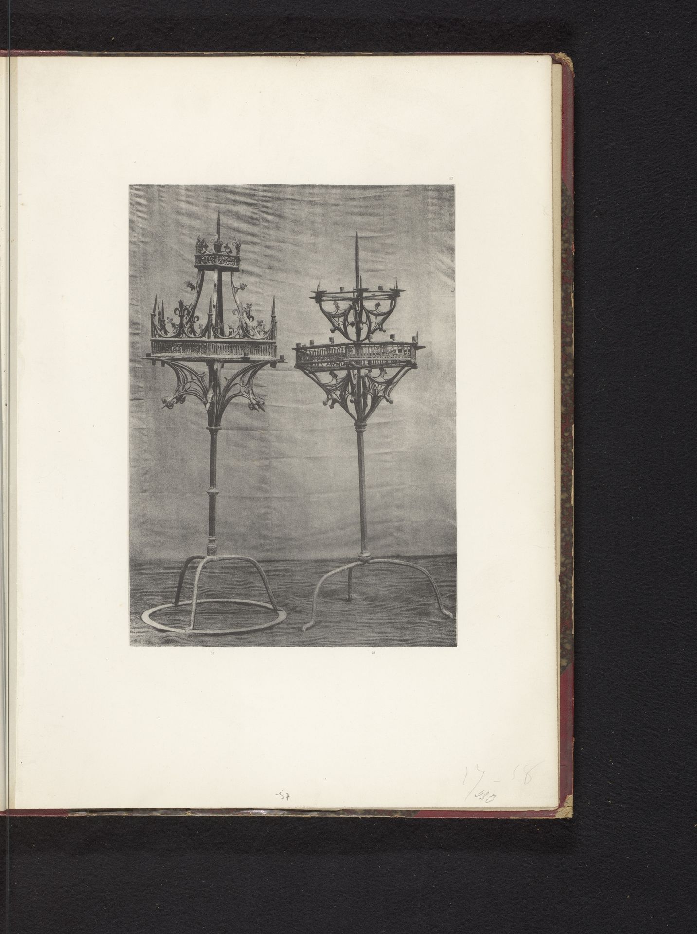 Twee metalen kandelaars met voetstuk, opgesteld op een tentoonstelling over religieuze objecten uit de middeleeuwen en renaissance in 1864 in Mechelen by Joseph Maes