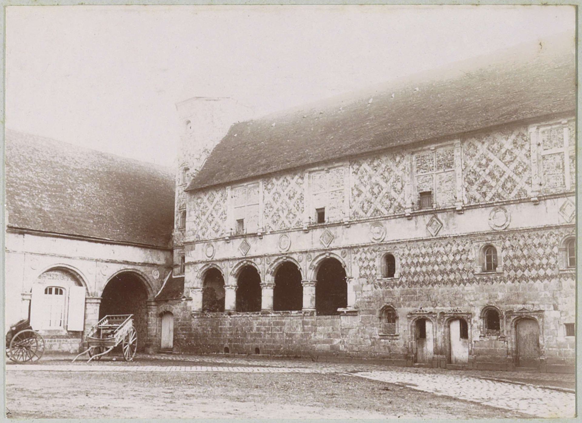 Loggia van de Manoir d'Ango in Varengeville-sur-Mer by Delizy