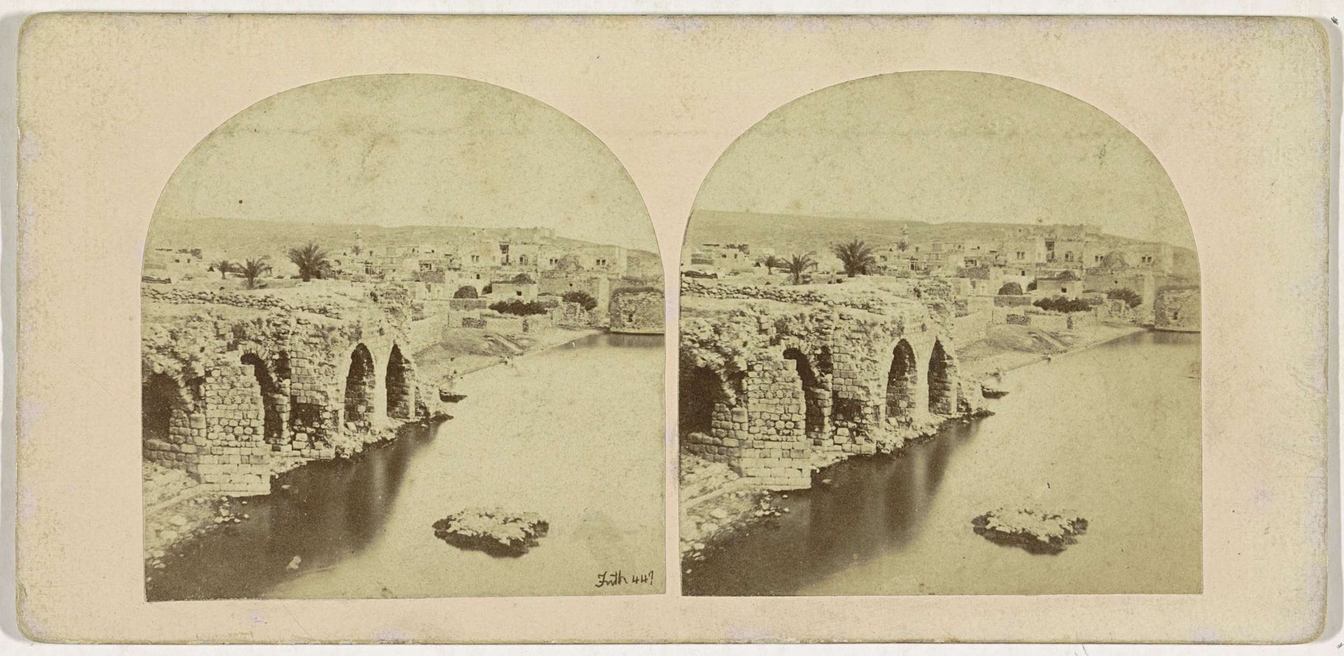 Gezicht op Tiberias by Francis Frith