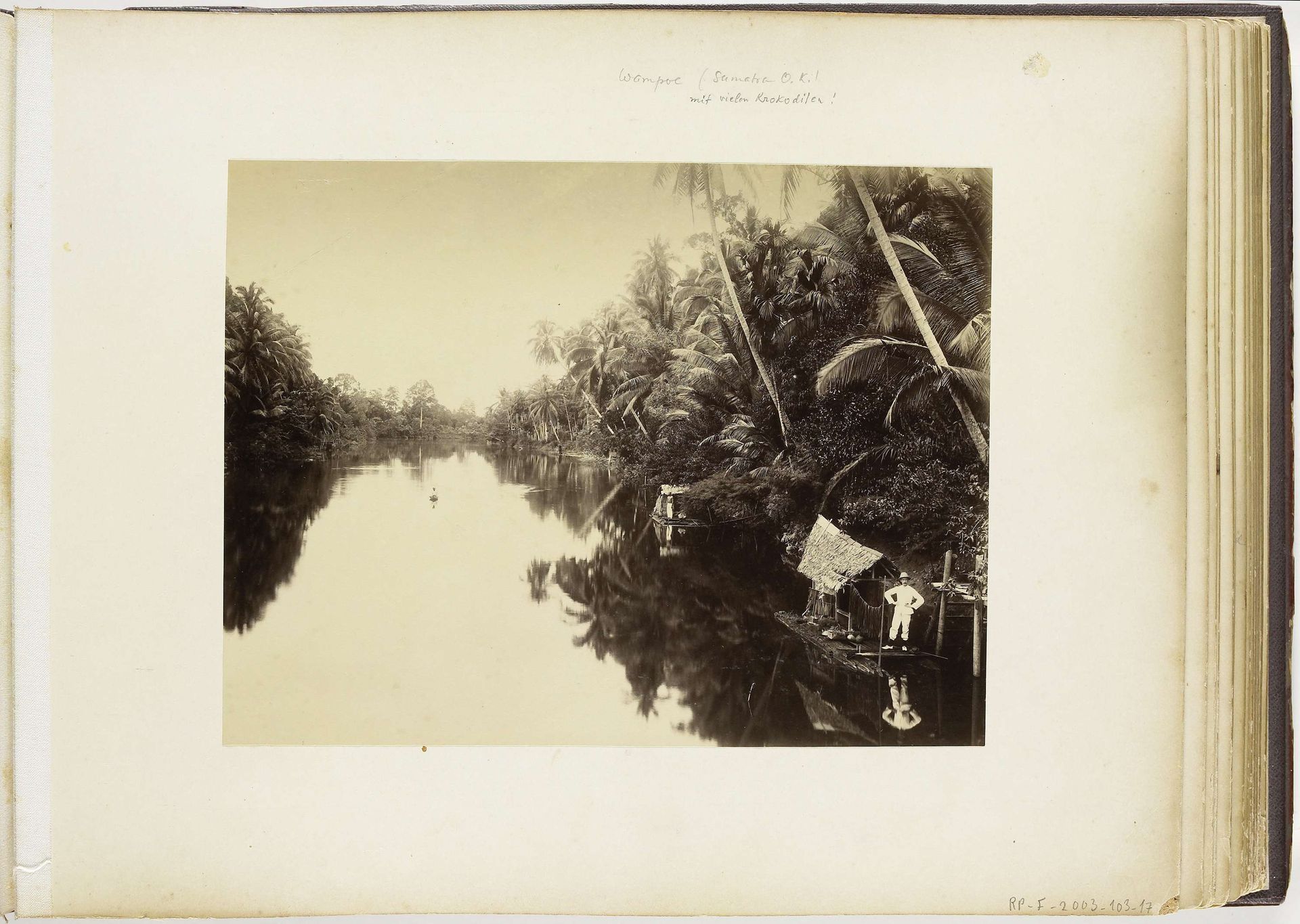 Europeaan op vlot in de Wampoe rivier, Tandjong Poera,  Langkat Sumatra by Heinrich Ernst & Co