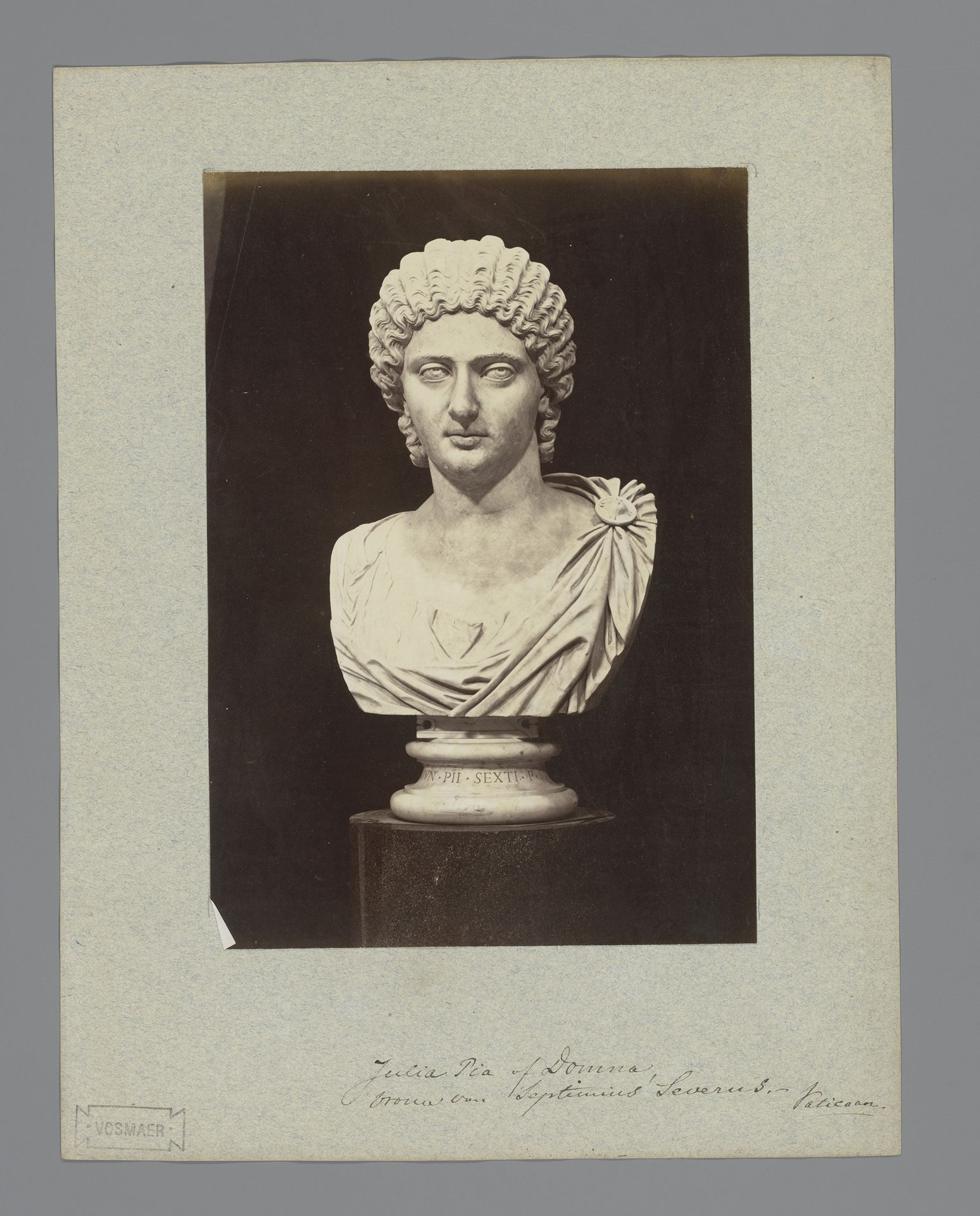 Buste van Julia Domna by Anonymous