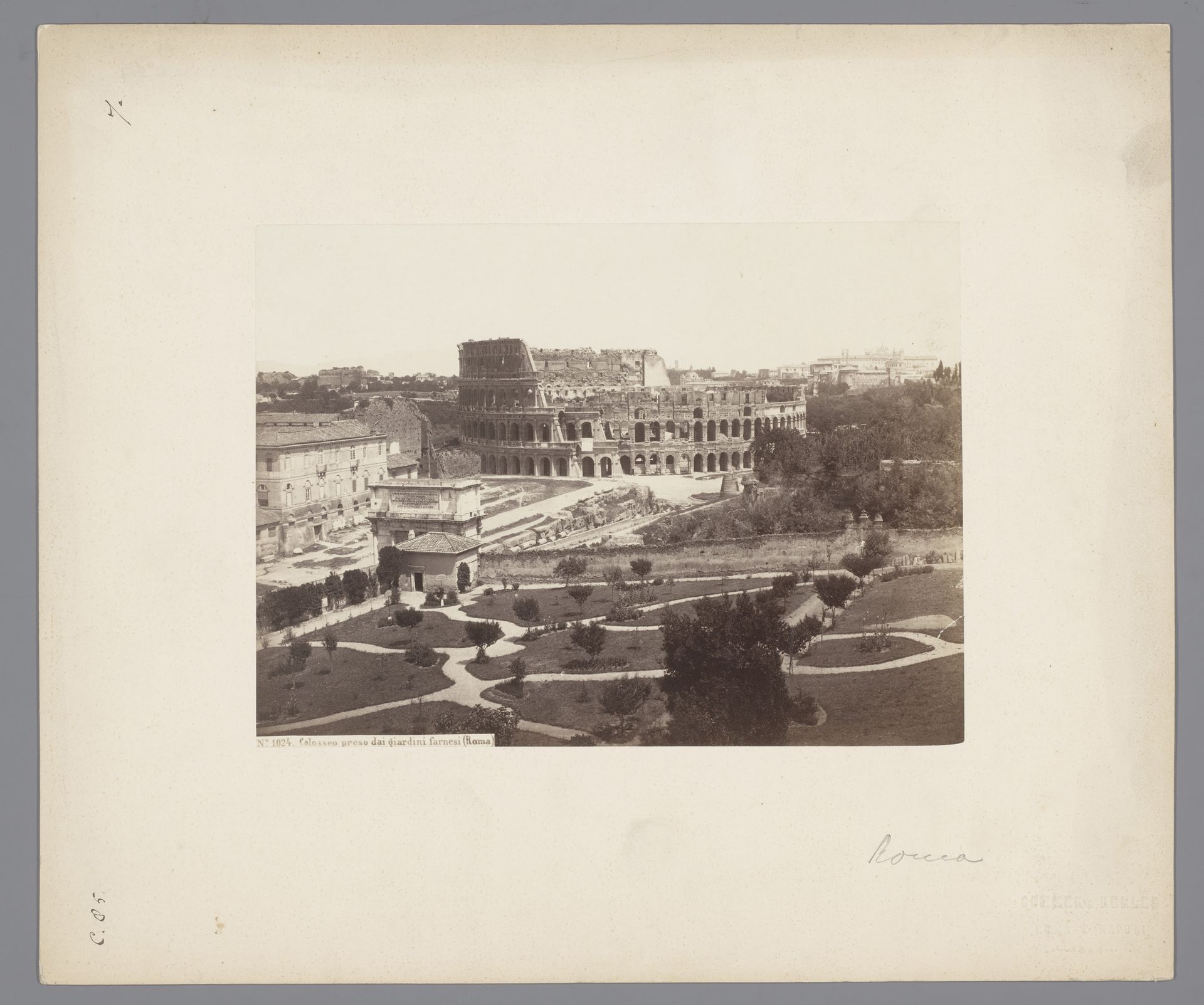 Gezicht op het Colosseum te Rome, Italië by Sommer & Behles