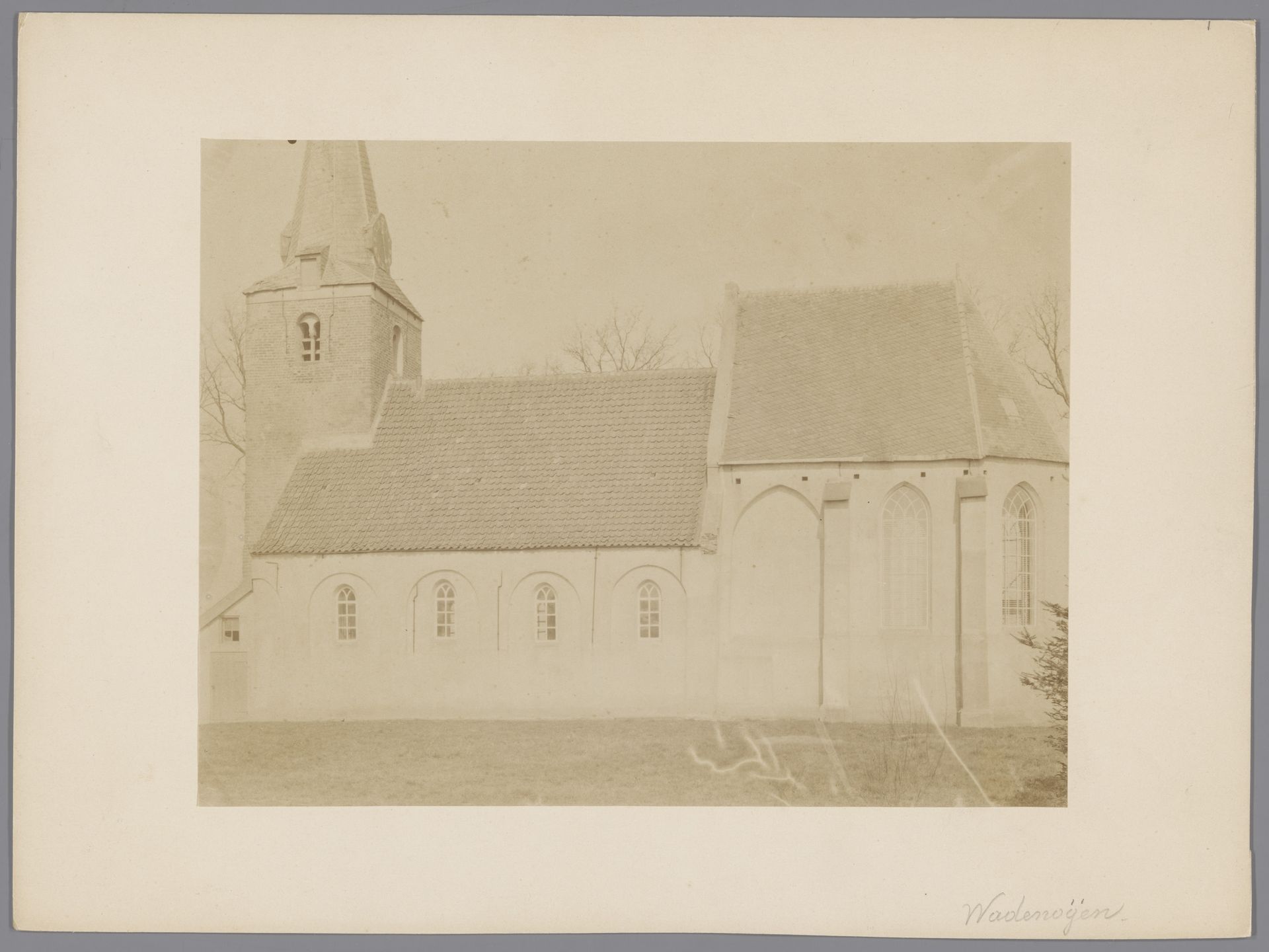 Gezicht op de Hervormde Kerk te Wadenoijen by anoniem (Monumentenzorg)