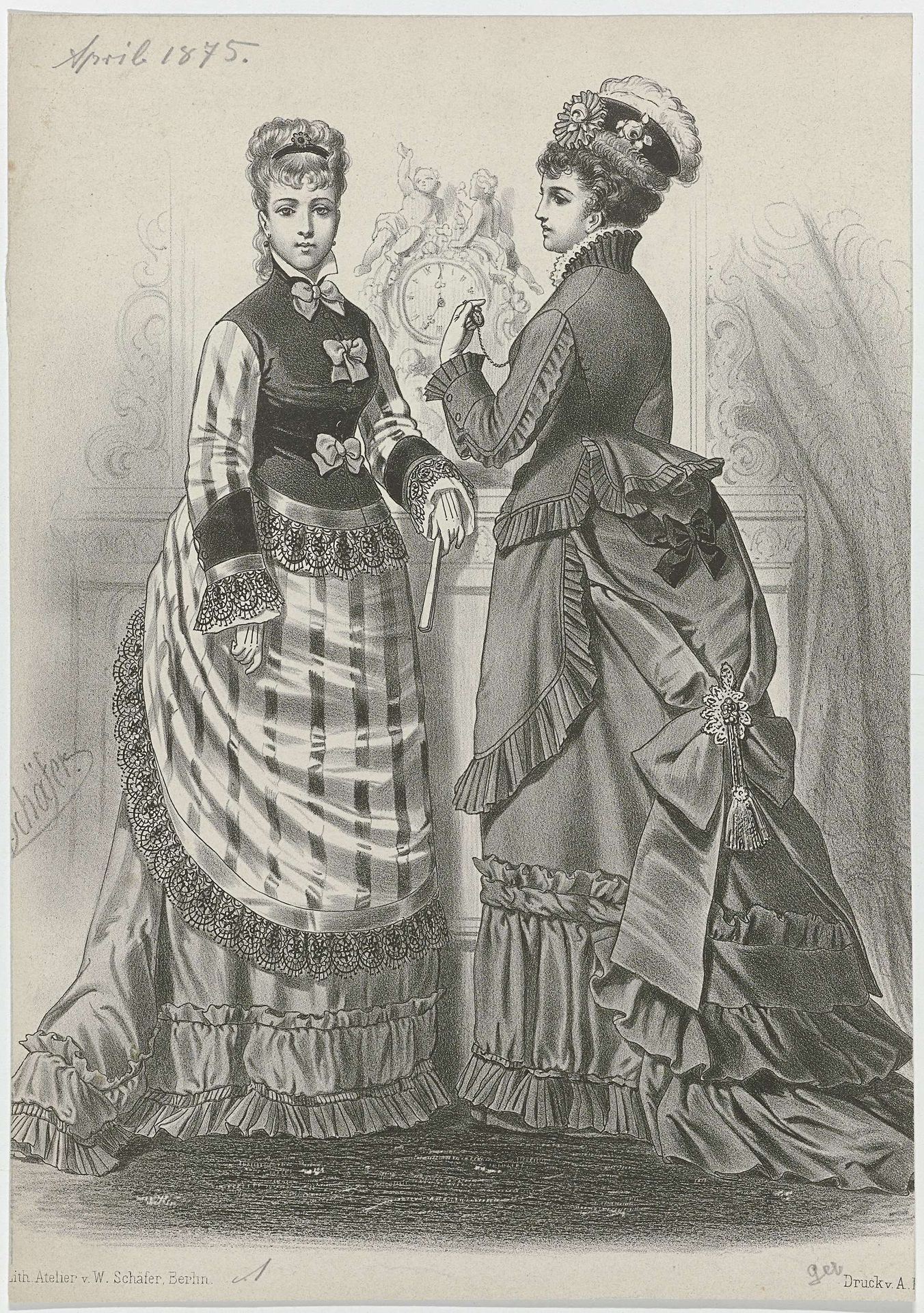 Twee vrouwen bij een klok, april 1875, Atelier v. W. Schäfer, Berlin by W. Schäfer