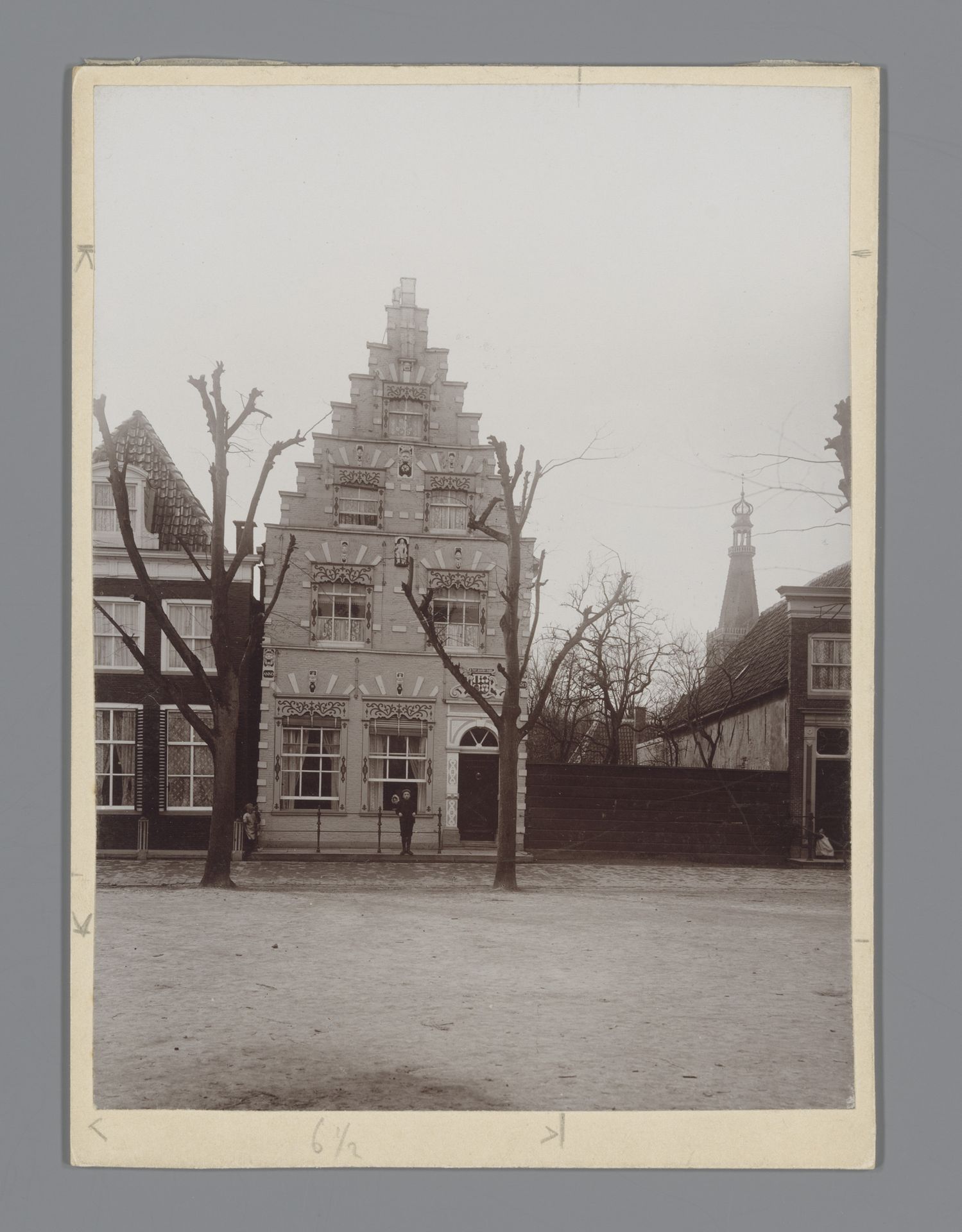 Gezicht op kasteel Radboud te Medemblik by B. Reekers