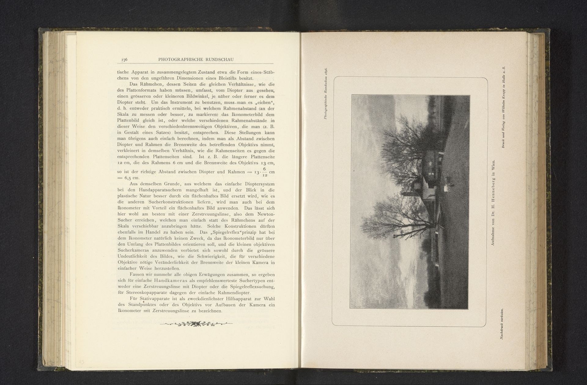 Exterieur van een boerderij by Hugo Henneberg