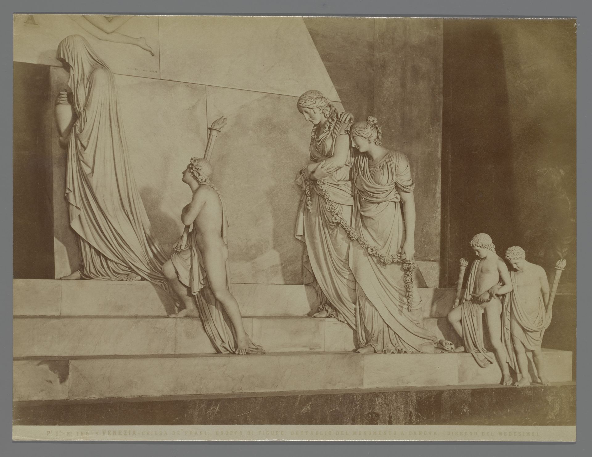 Detail van het grafmonument voor Canova te Venetië, Italië by Fratelli Alinari