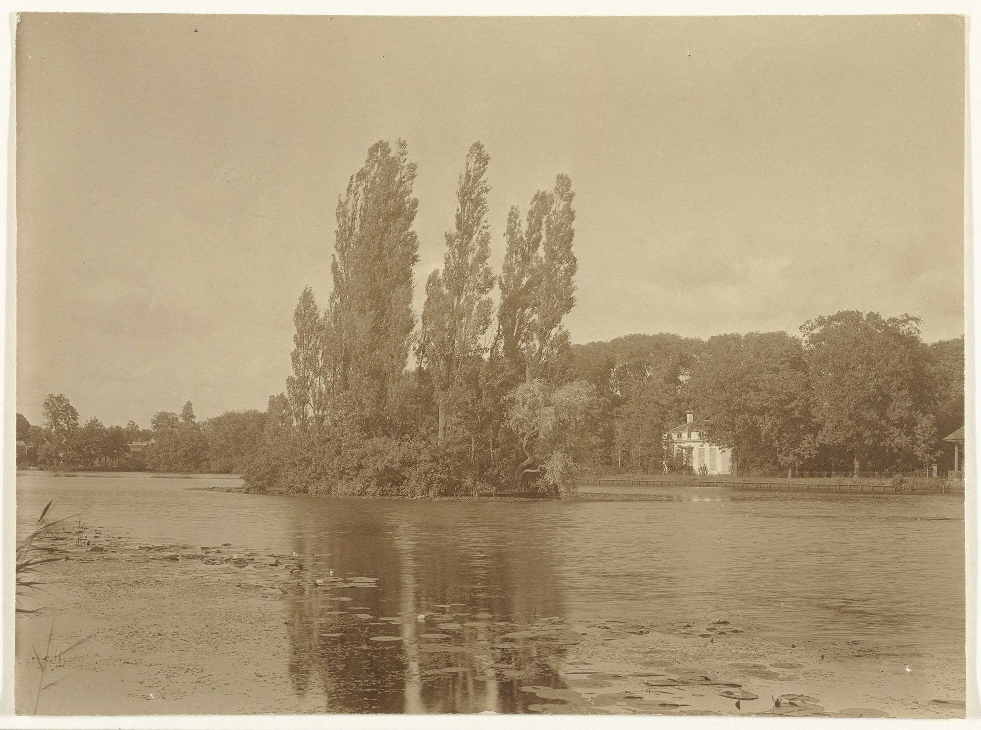 Eiland in de Vecht bij Vreeland (Utrecht) by Richard Tepe