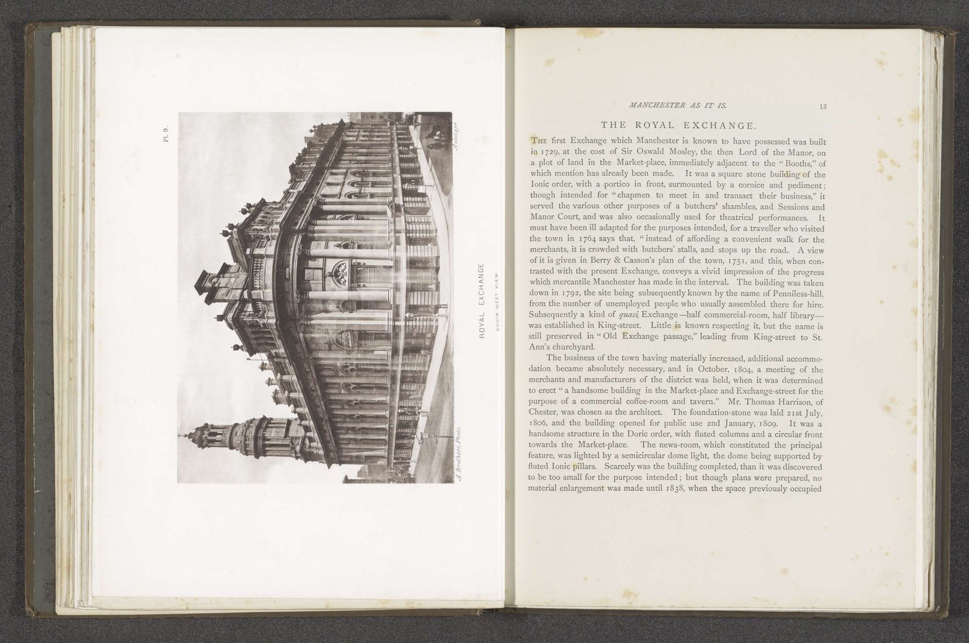 Gezicht op de Royal Exchange in Manchester by Alfred Brothers
