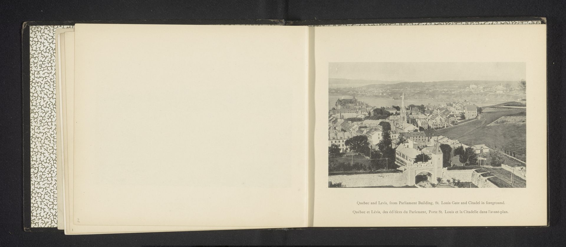 Gezicht op Québec en Lévis by Jules-Ernest Livernois