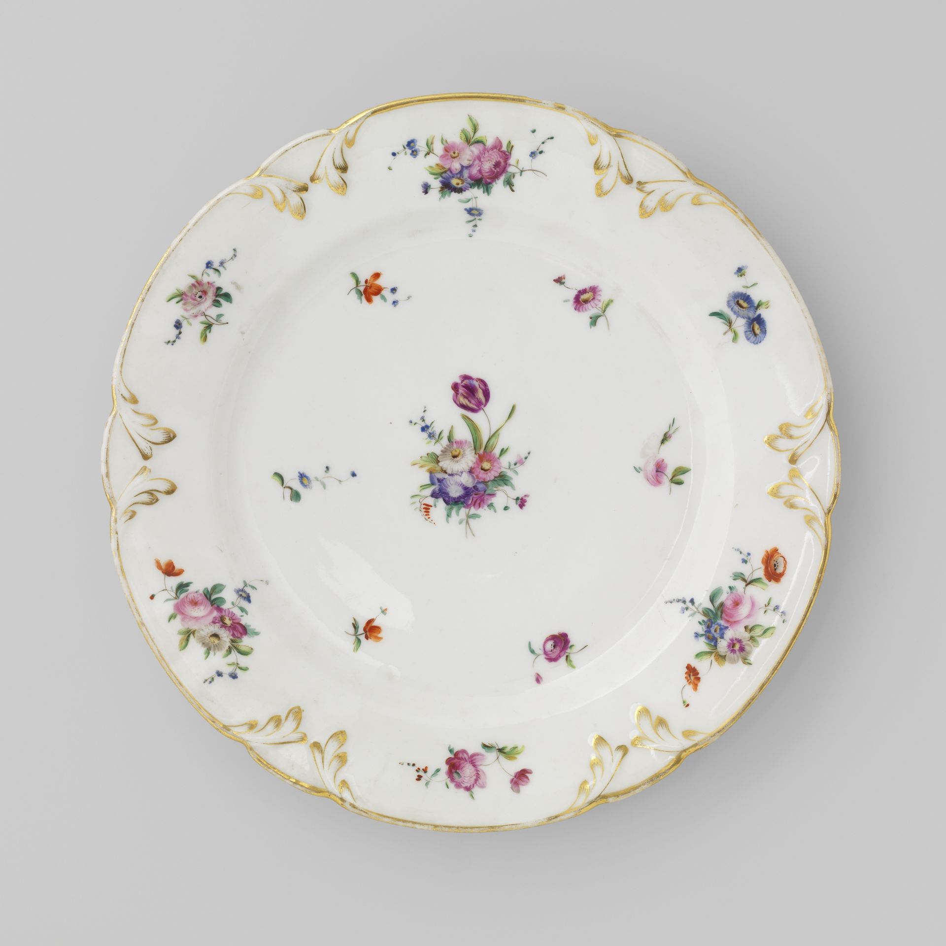 Plate with bouquets and flower sprays by Fabriek Dominique Denuelle
