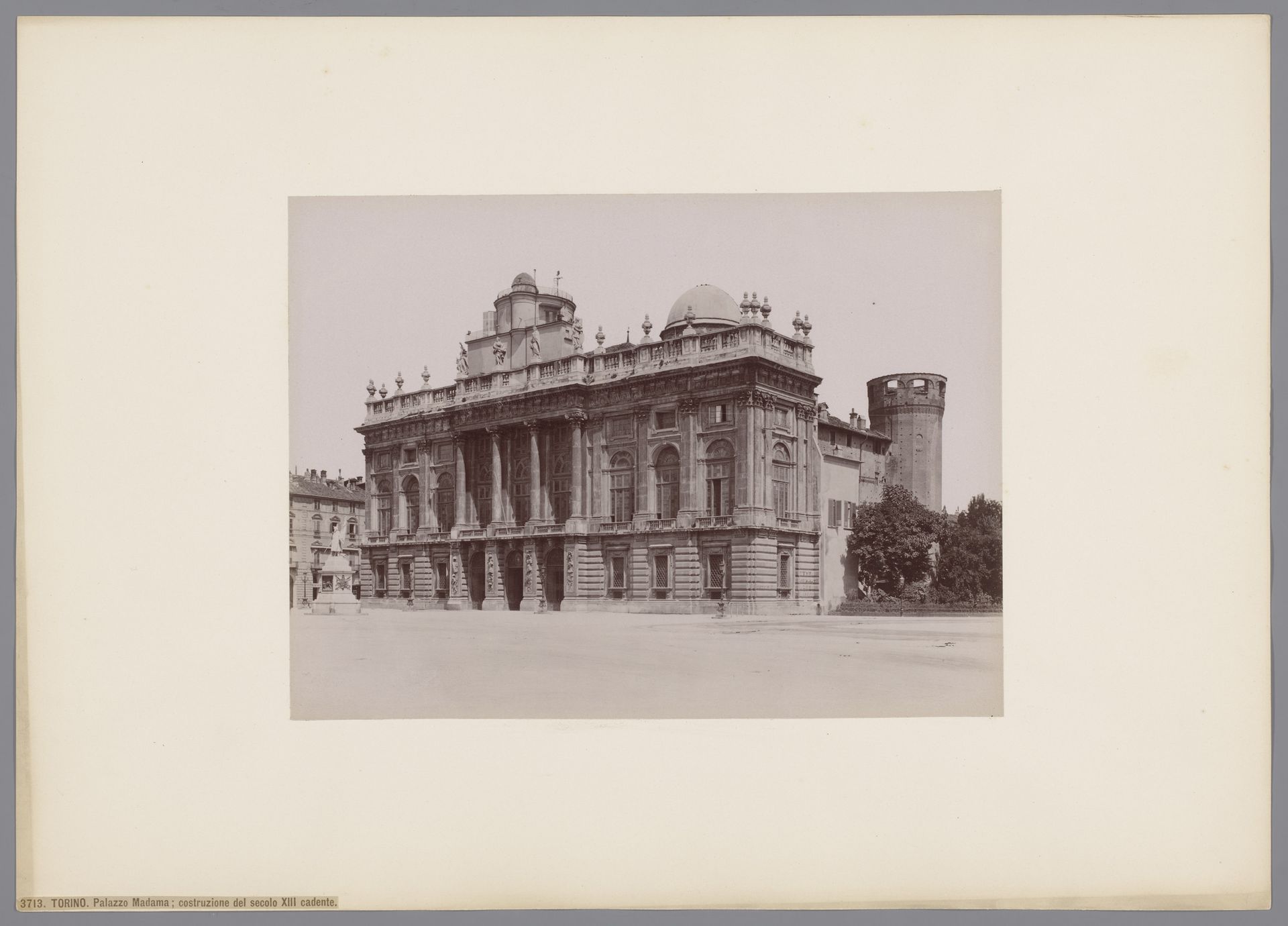 Vooraanzicht op Palazzo Madama te Turijn, Italië by Giacomo Brogi
