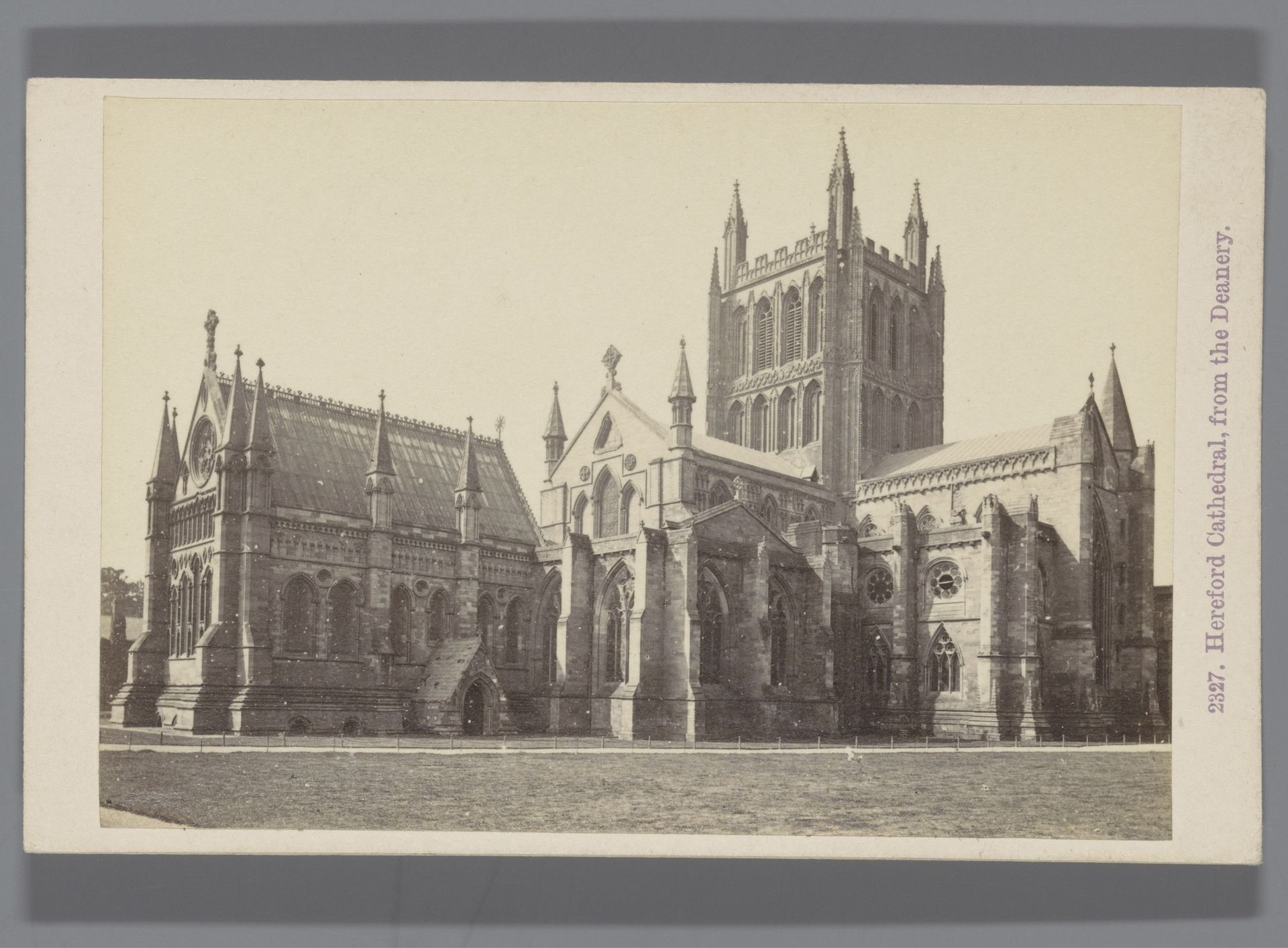 Exterieur van de kathedraal van Hereford by Francis Bedford