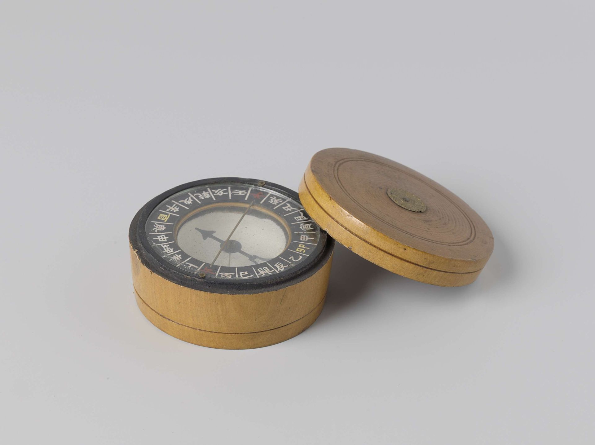 Chinese Compass by Pae Sze Co.