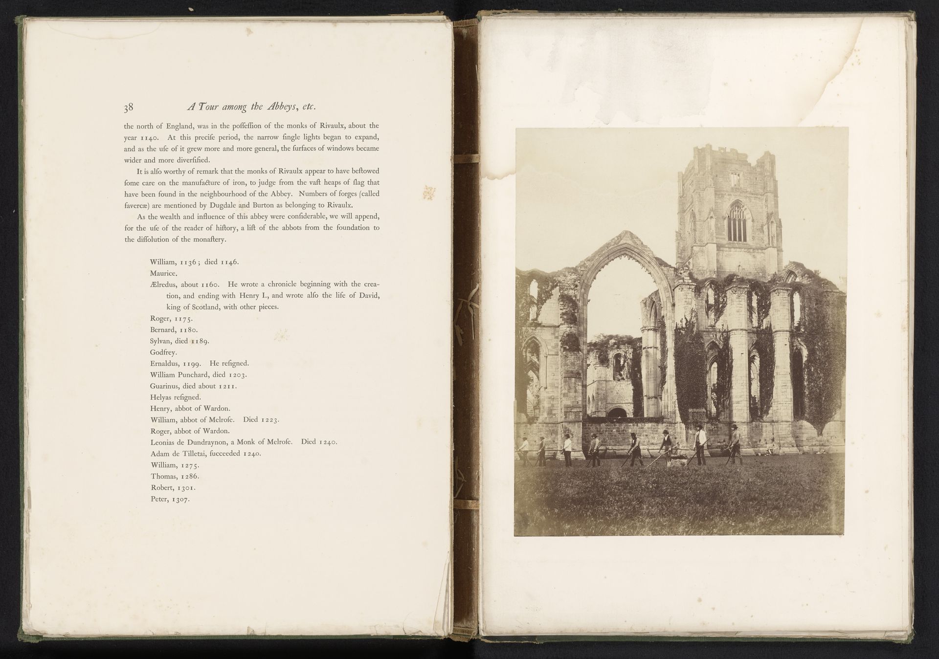 Gezicht op de Abdij van Rievaulx met mannen die het gras maaien by Joseph Cundall