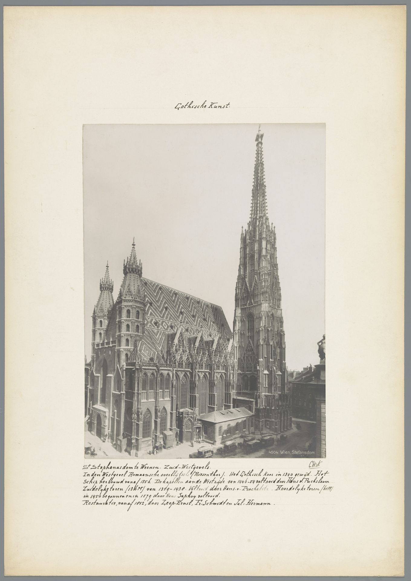 Gezicht op de Stephansdom te Wenen by Würthle & Sohn