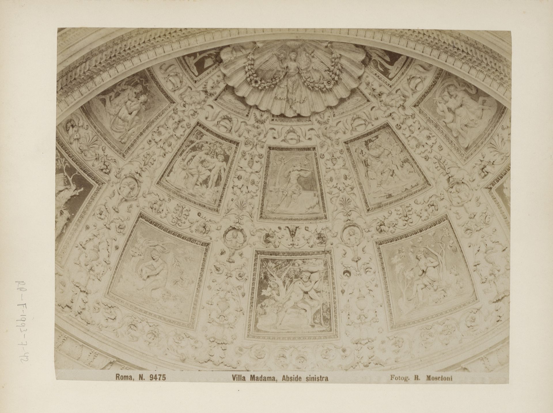 Plafond in apsis van de Villa Madama te Rome by Romualdo Moscioni