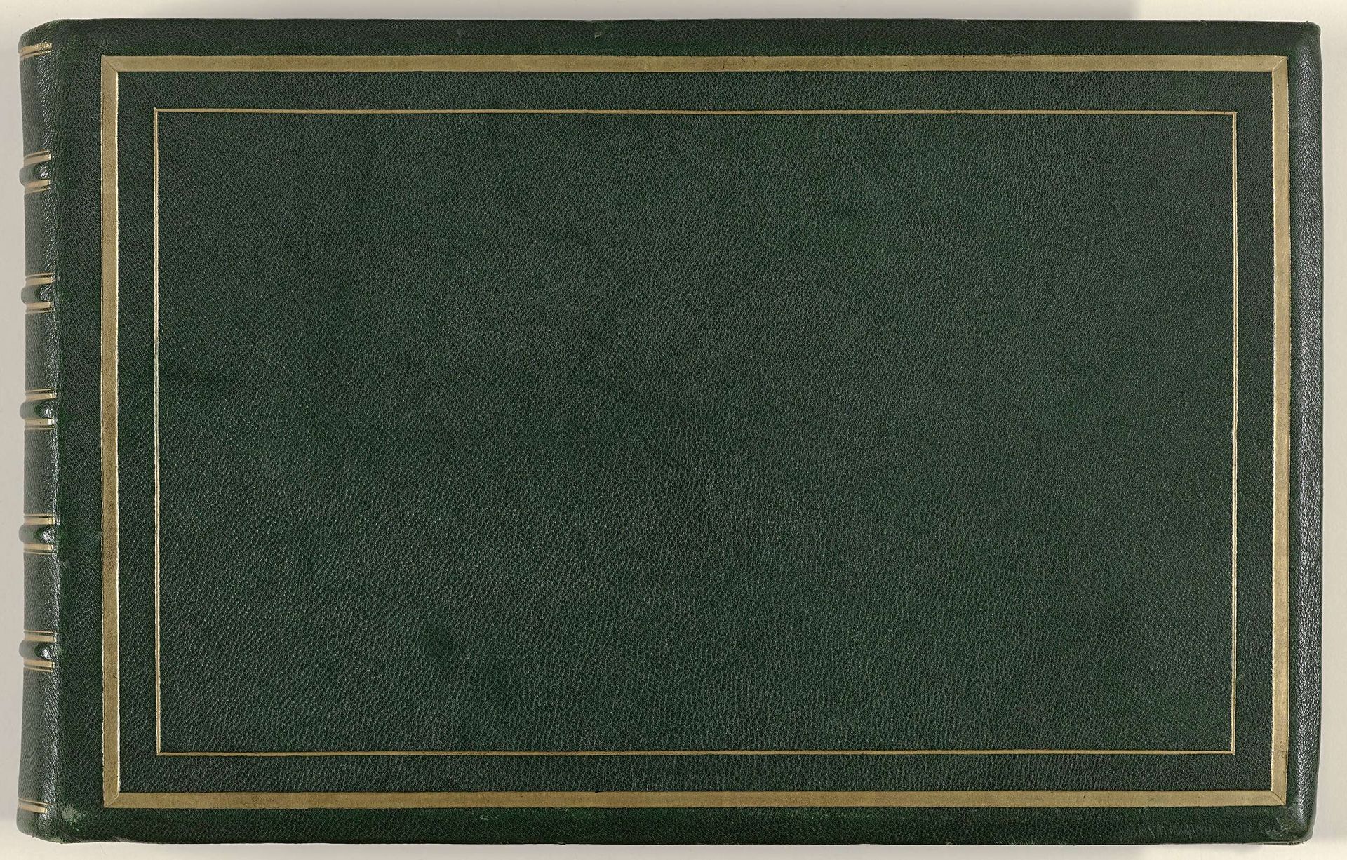 Engels fotoalbum met 98 foto's en getekende albumbladen by Anonymous