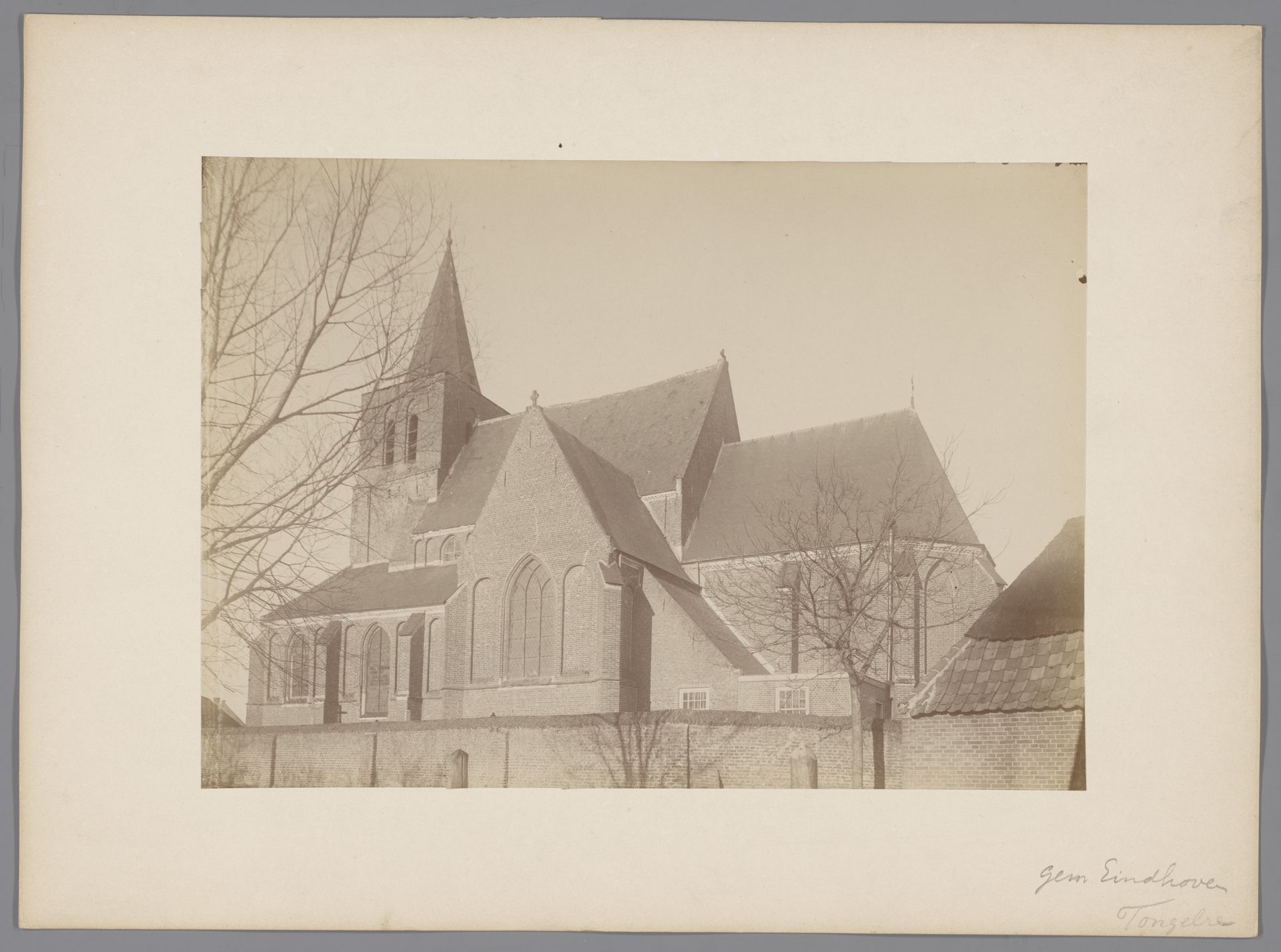 Gezicht op de oude St. Martinuskerk te Tongelre by anoniem (Monumentenzorg)