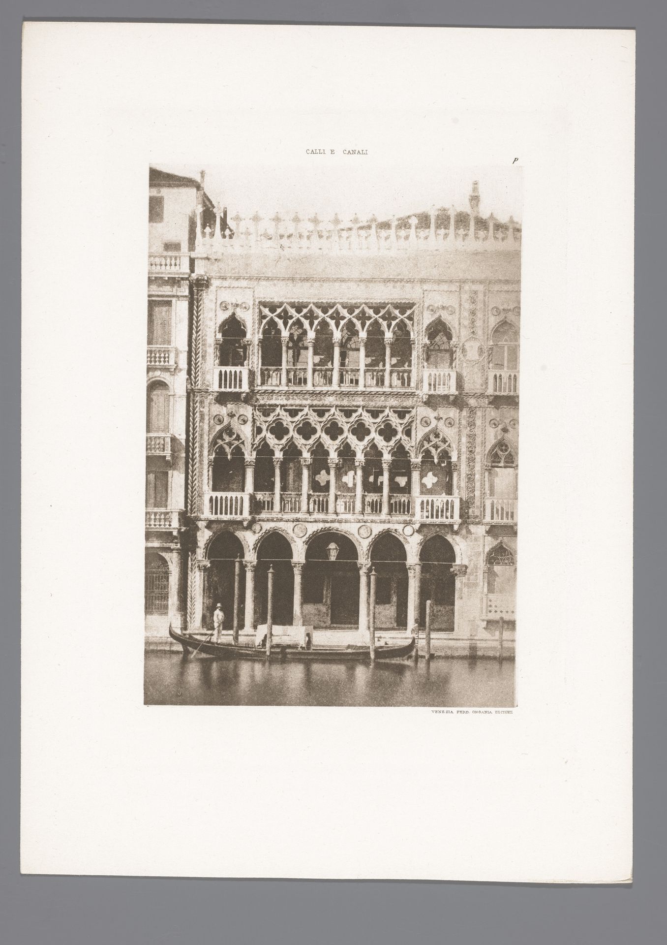 Gezicht op het Ca' d'Oro aan het Canal Grande in Venetië by Anonymous