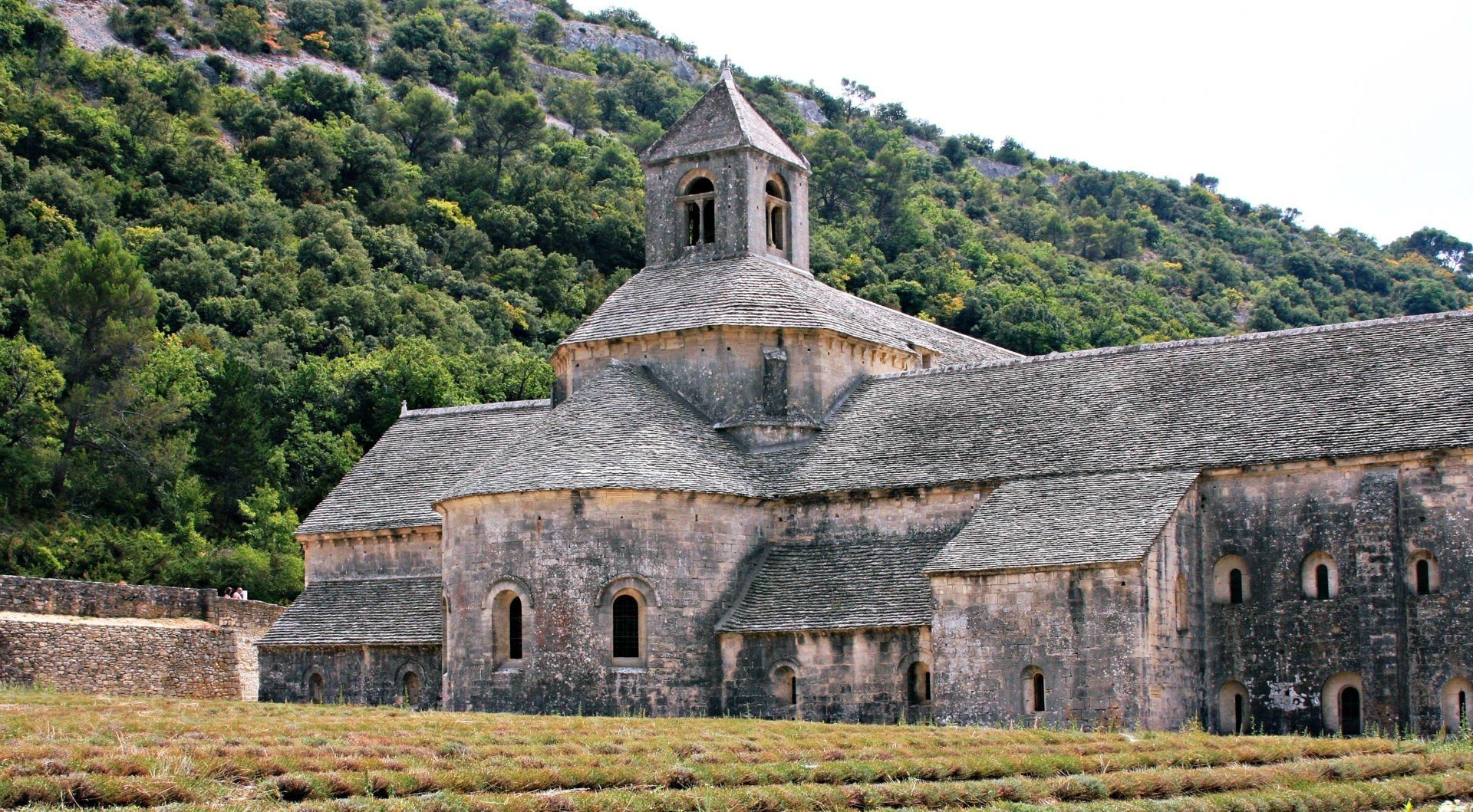Sénanque Abbey, France by Romanesque Architecture