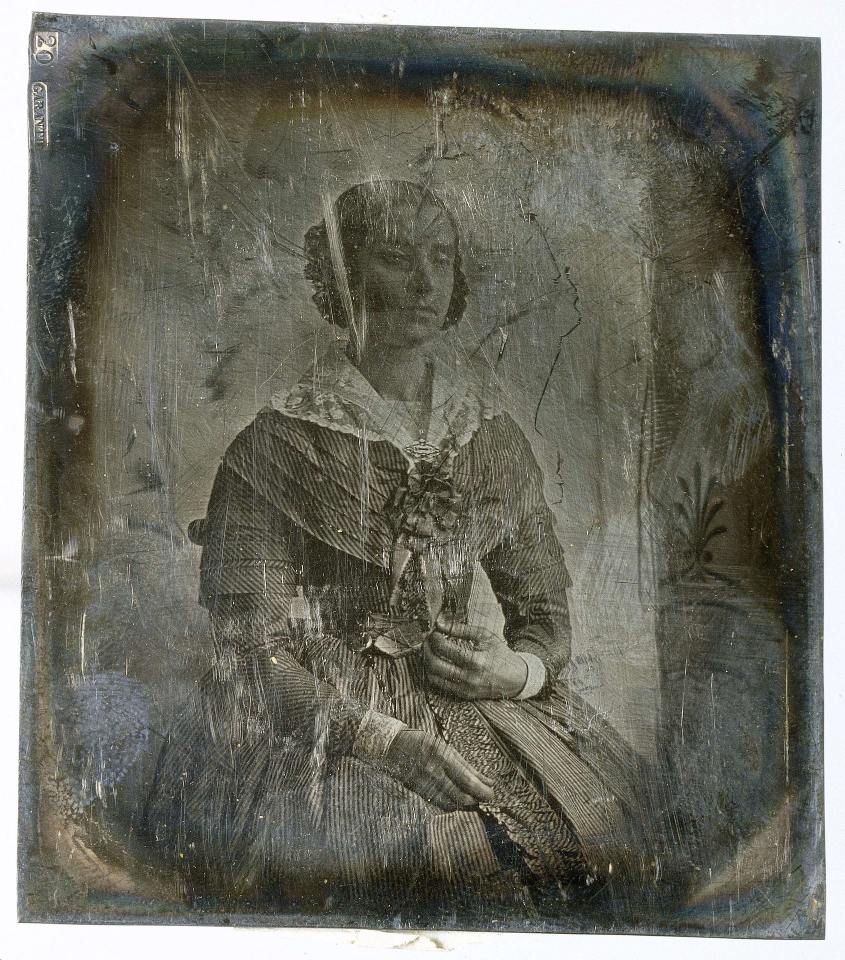 Portret van Netje Asser-Asser, zuster van de fotograaf by Eduard Isaac Asser