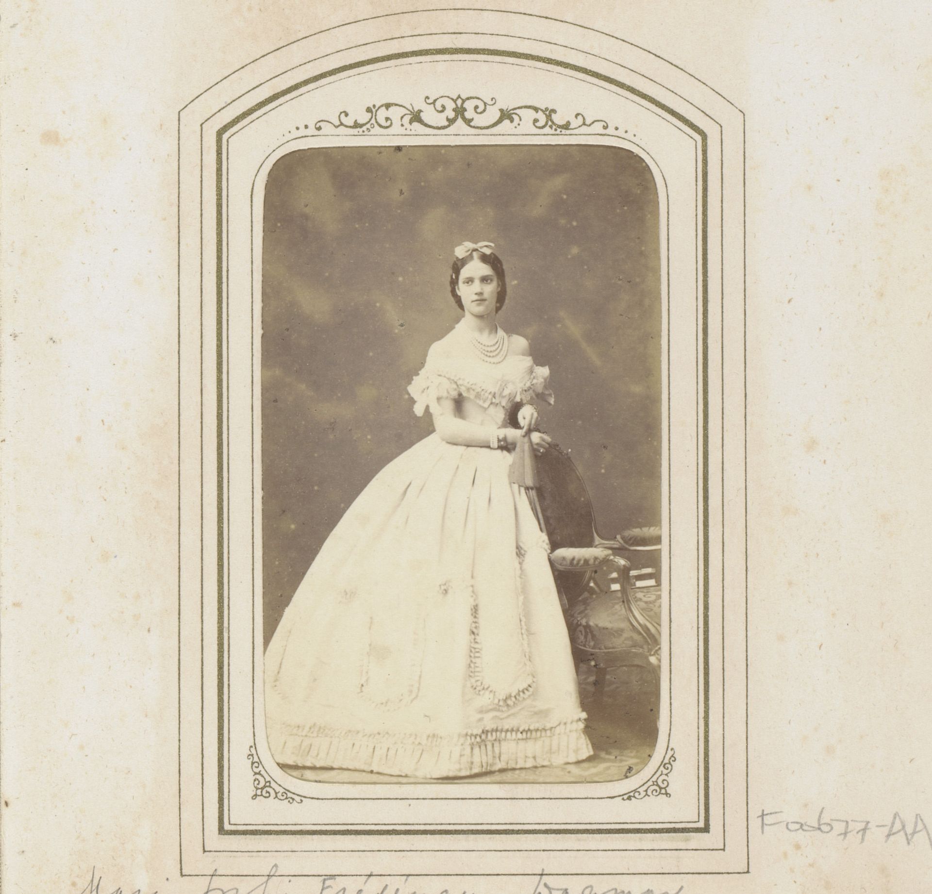 Portret van Dagmar van Denemarken, tsarina van Rusland by Georg Emil Hansen