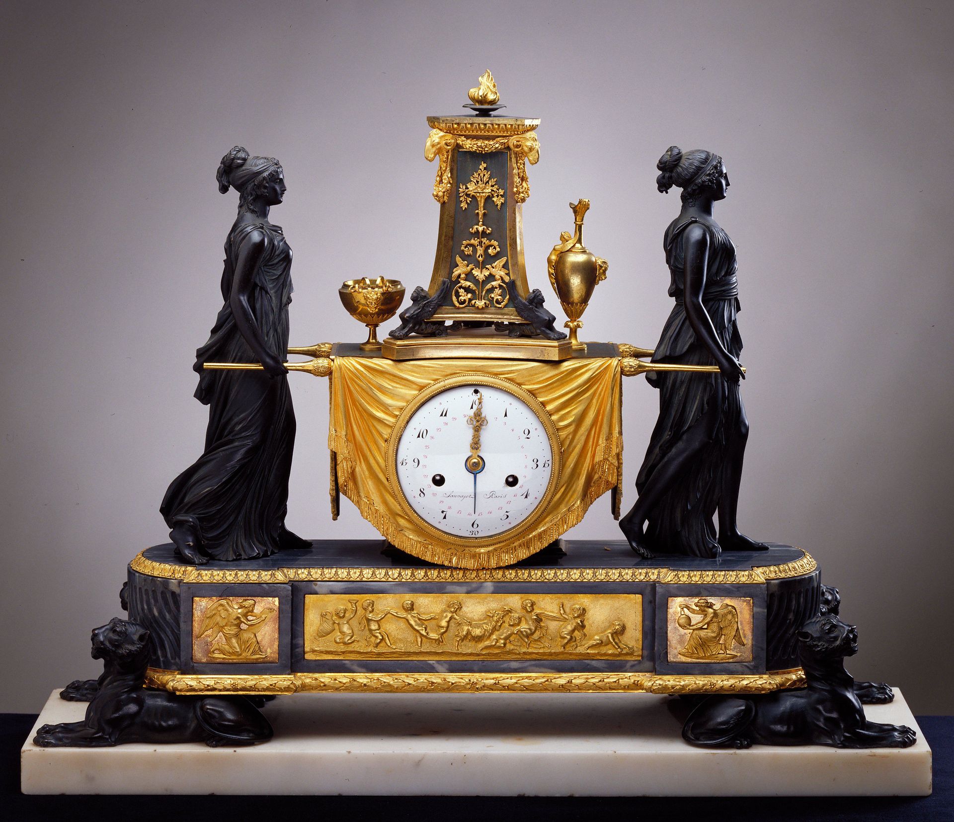 Clock with vestals by Pierre-Philippe Thomire