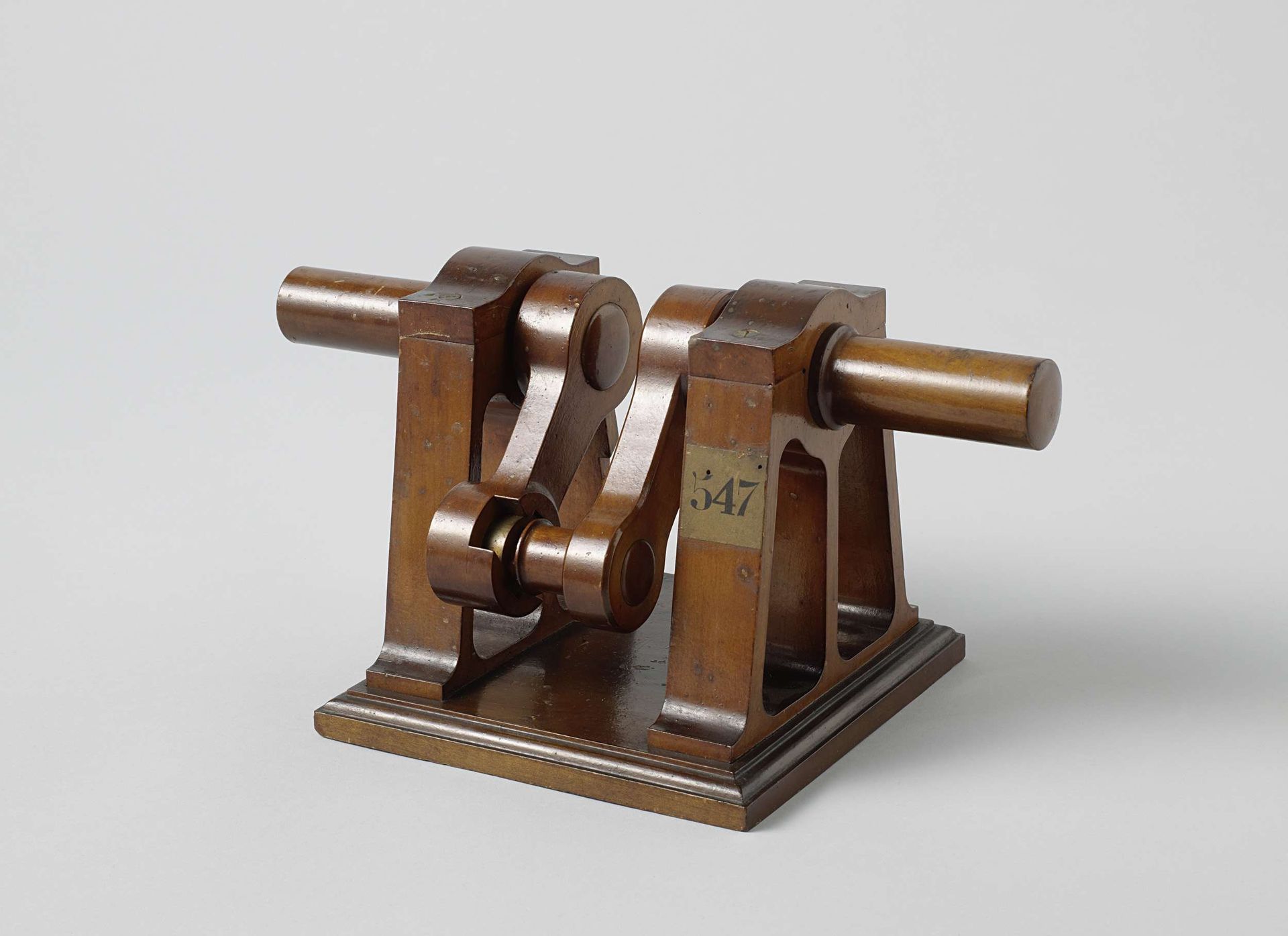 Model of a Disengaging Gear for Paddle Wheels by J.P. Dudok van Heel