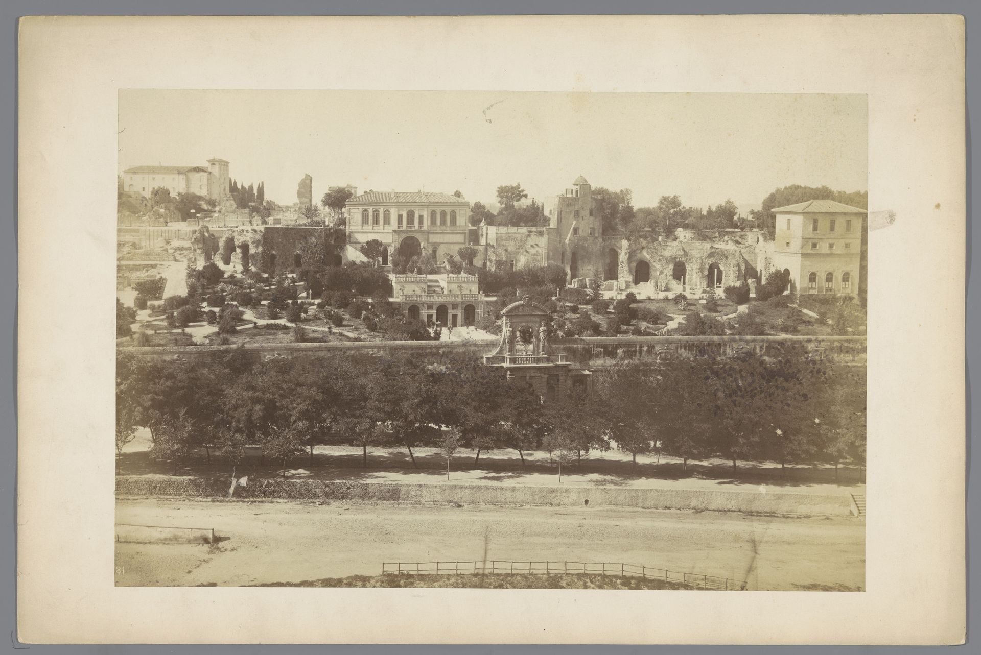 Gezicht op de Palatijn te Rome by Gustave Eugène Chauffourier