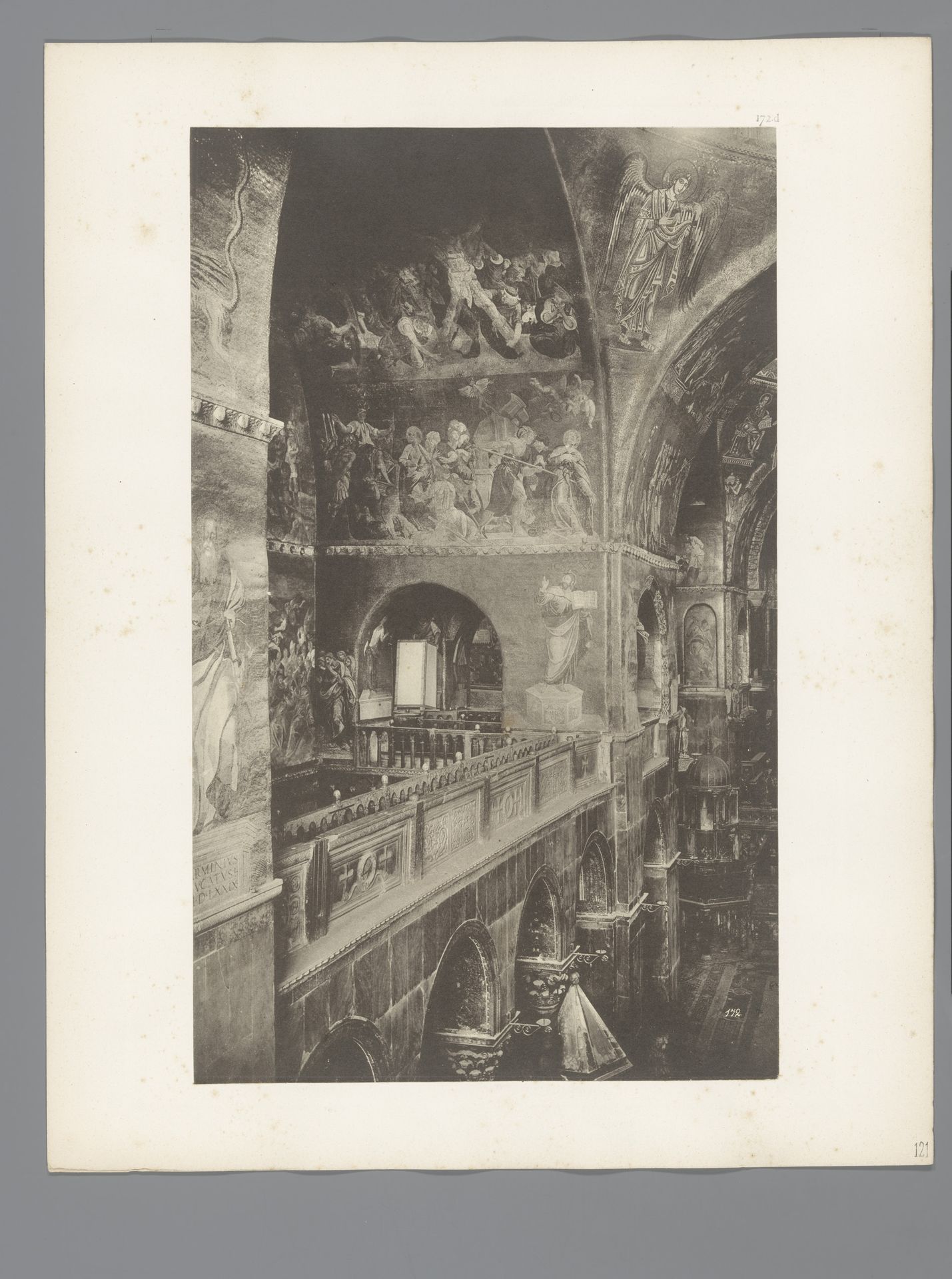Gezicht op het interieur van de San Marco in Venetië by Carl Heinrich Jacobi