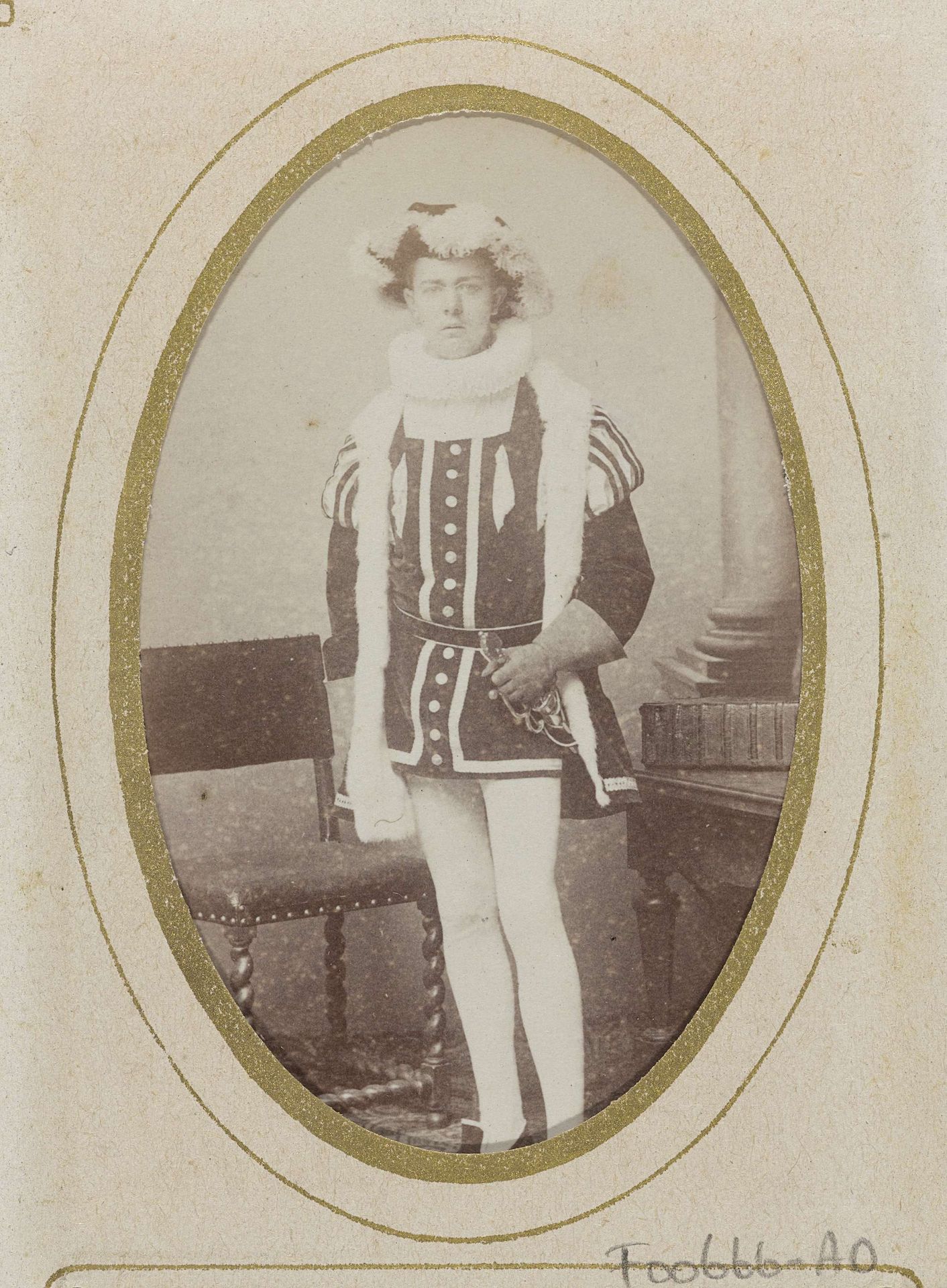 Portret van een jonge man in kostuum, aangeduid als J.S. Posthuma - Jan ...
