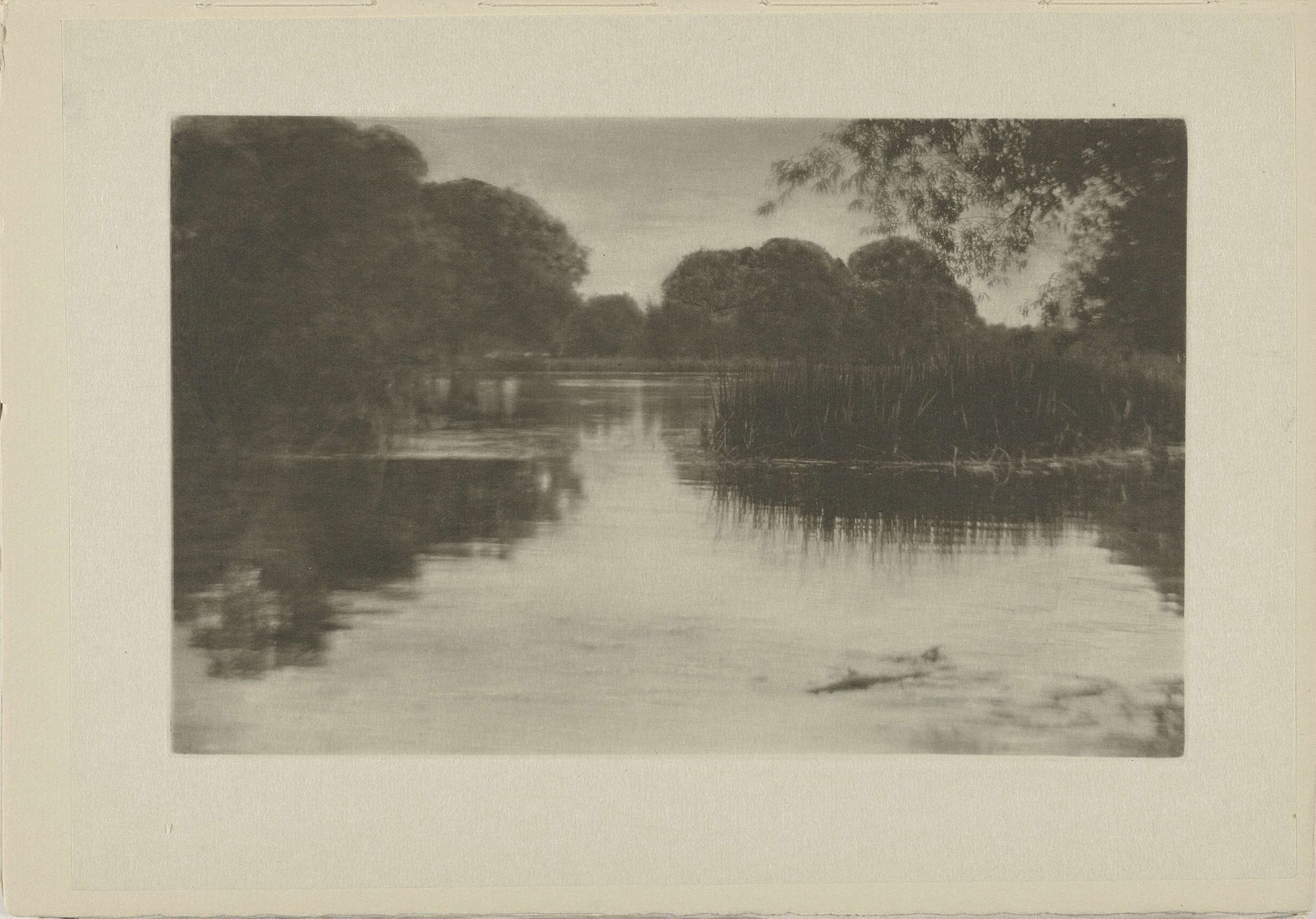 Landschap met water nabij Bolney by James Craig Annan