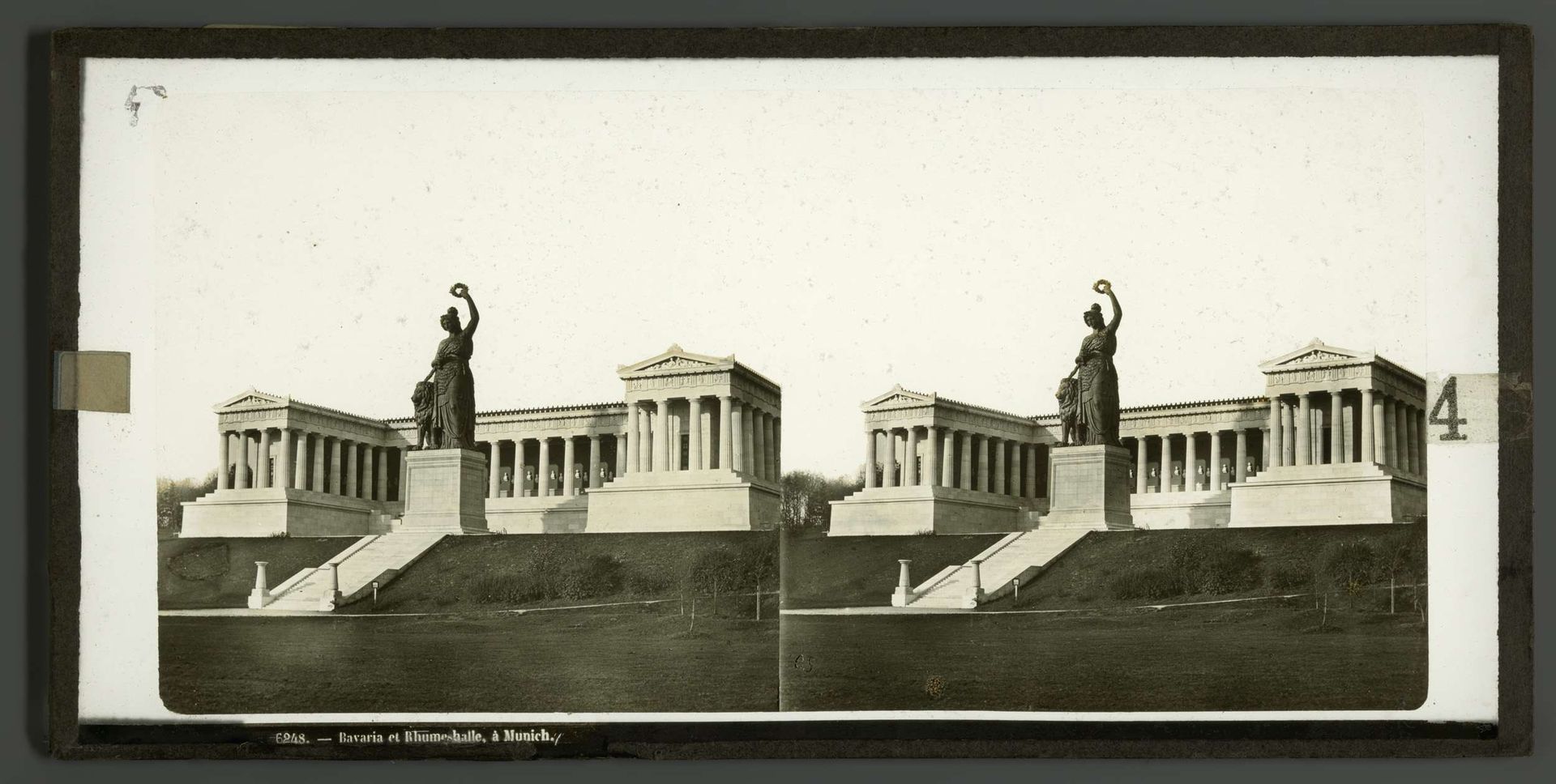 Ruhmeshalle in München, op de voorgrond het standbeeld van Bavaria by Ferrier Père-Fils et Soulier