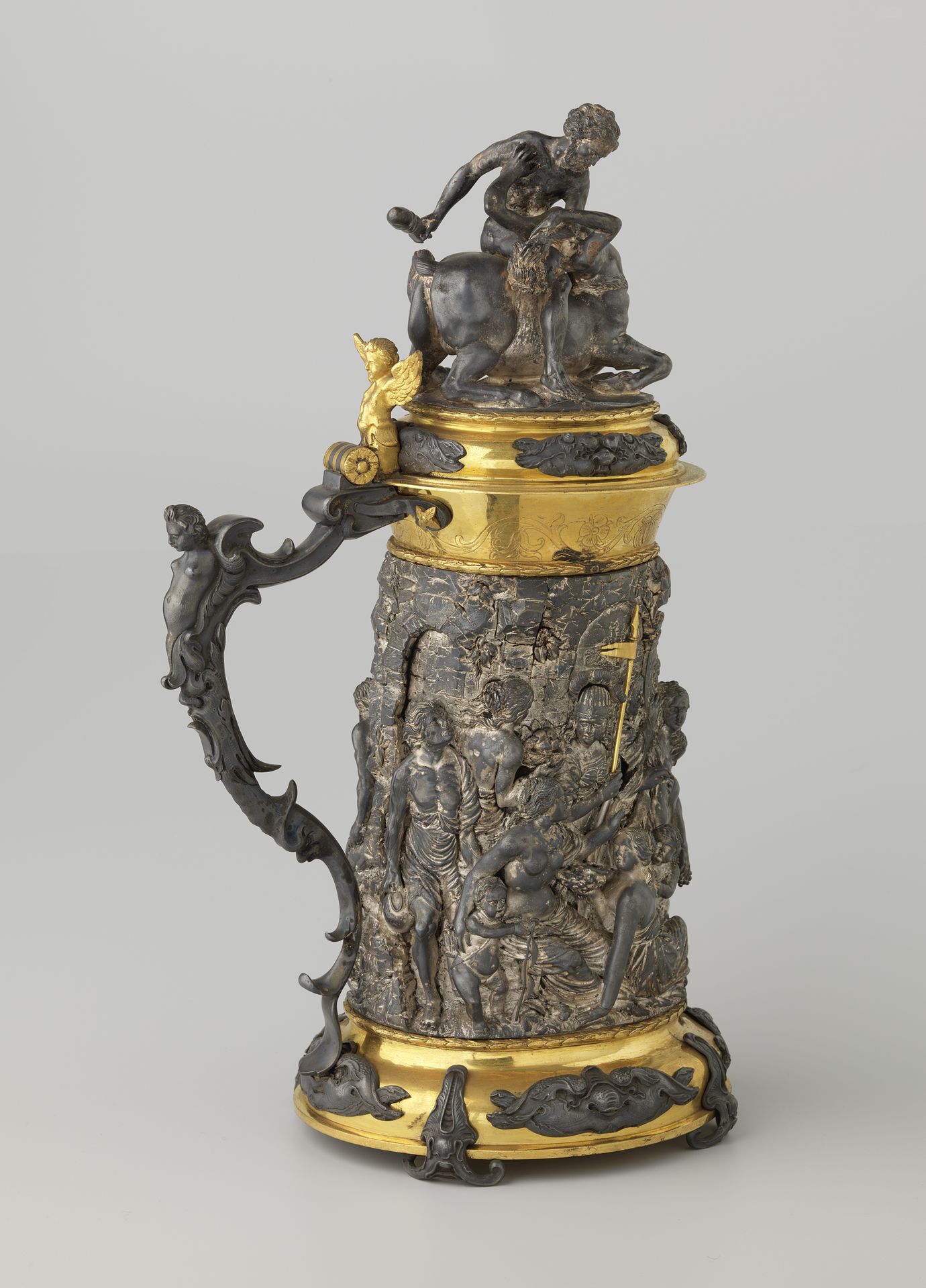 Galvanoplastische reproductie van een drinkkan met deksel met voorstelling van een bacchanaal by Elkington & Co.